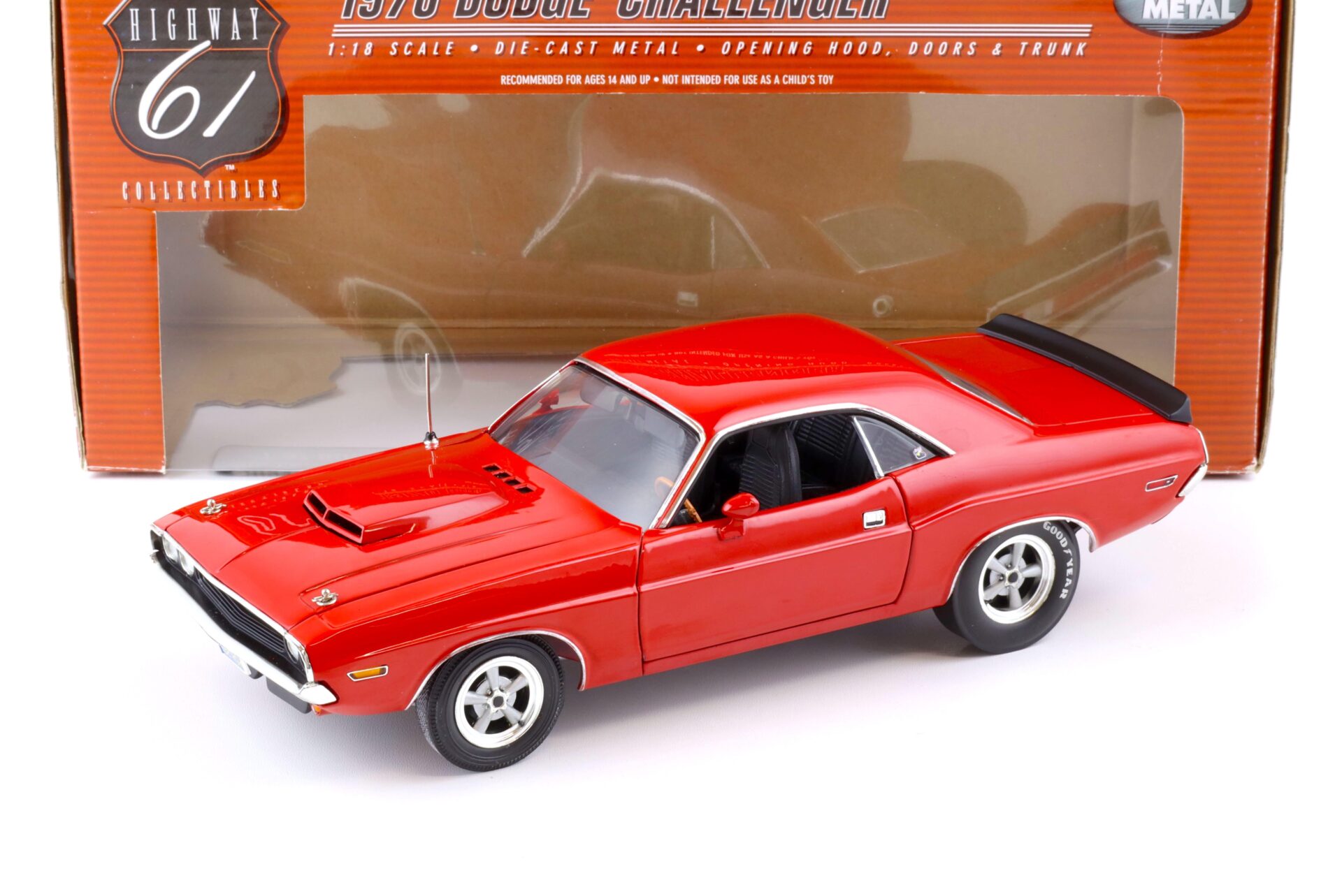 1:18 Highway61 Dodge Challenger Super Street Coupe 1970 red