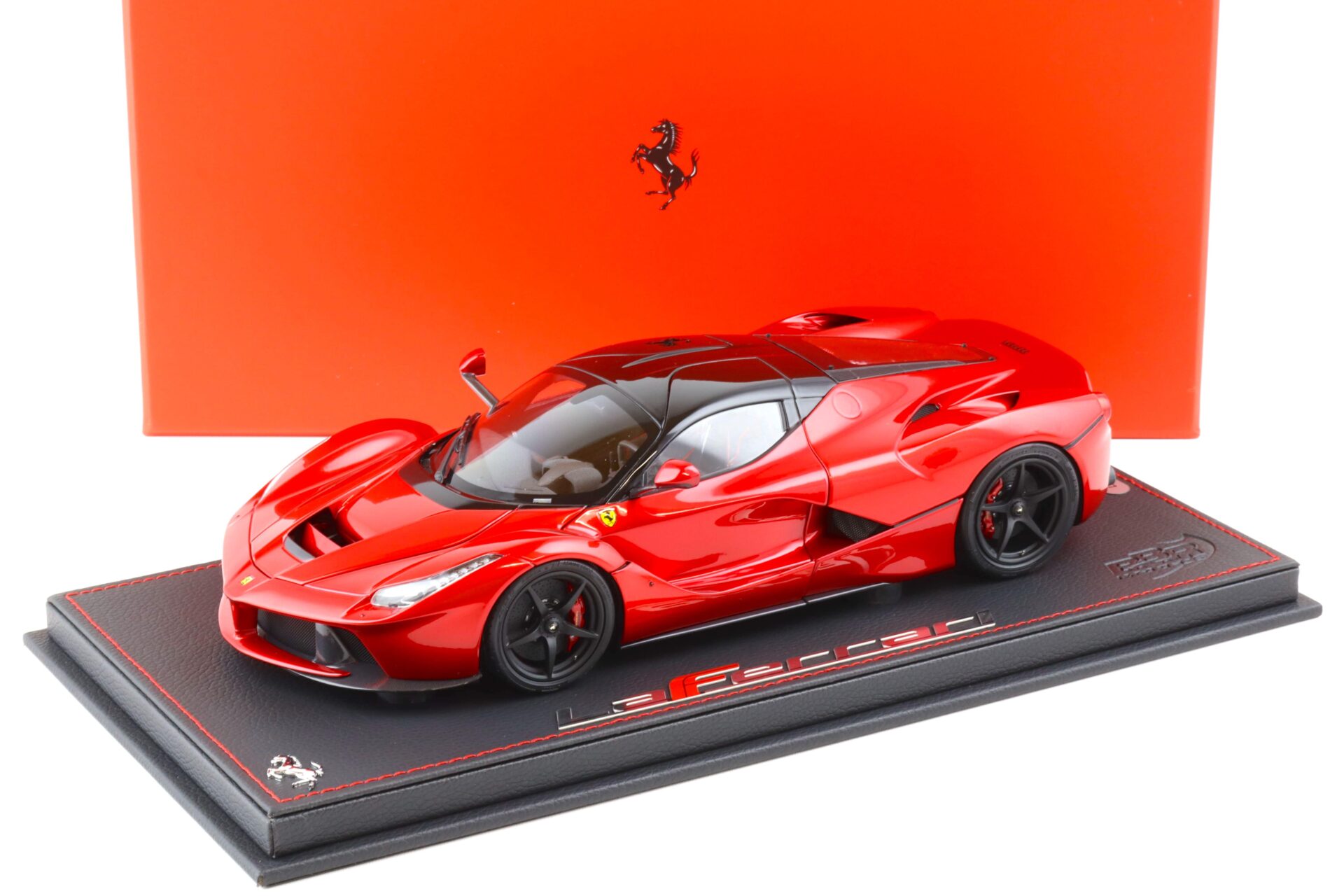 1:18 BBR Ferrari LaFerrari Rosso Fuoco metallic red Die-Cast - Limited 100 pcs.