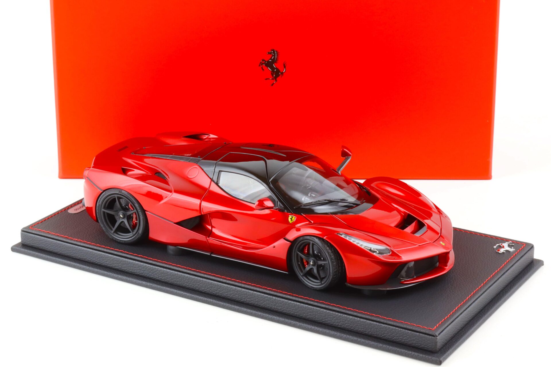 1:18 BBR Ferrari LaFerrari Rosso Fuoco metallic red Die-Cast - Limited 100 pcs.
