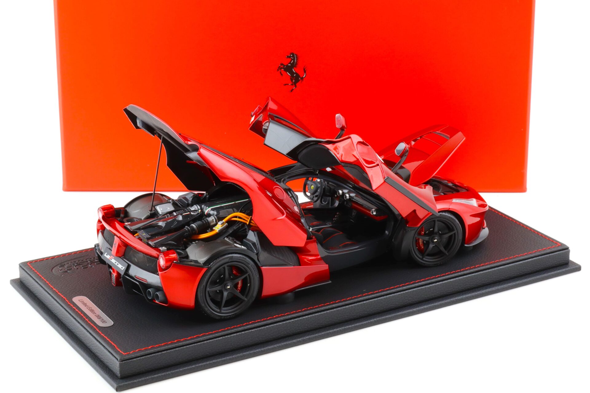 1:18 BBR Ferrari LaFerrari Rosso Fuoco metallic red Die-Cast - Limited 100 pcs.