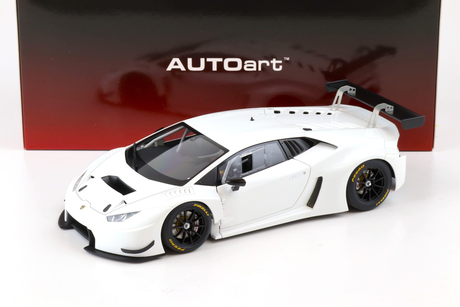 1:18 AUTOart Lamborghini Huracan GT3 Plain Body 2015 white 81527
