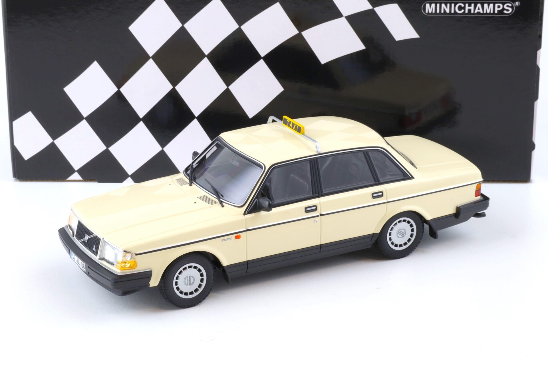 1:18 Minichamps Volvo 240 GL Limousine 1986 beige TAXI - Limited 300 pcs.