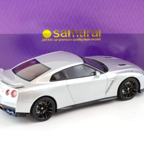 1:18 Kyosho Samurai 2020 Nissan GT-R (R35) Coupe silver metallic KSR18044S