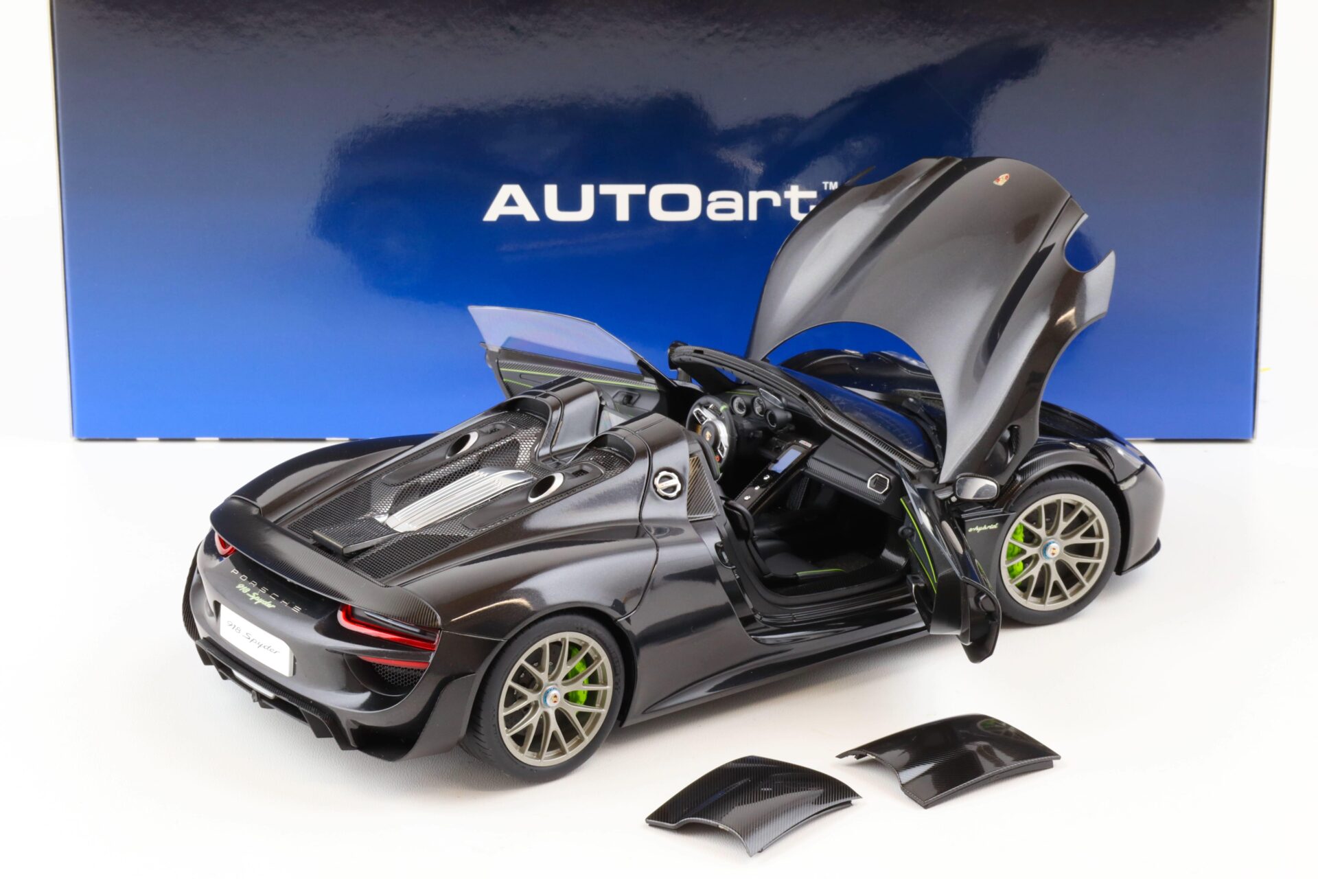 1:18 AUTOart Porsche 918 Spyder 2013 Basalt black metallic 77928