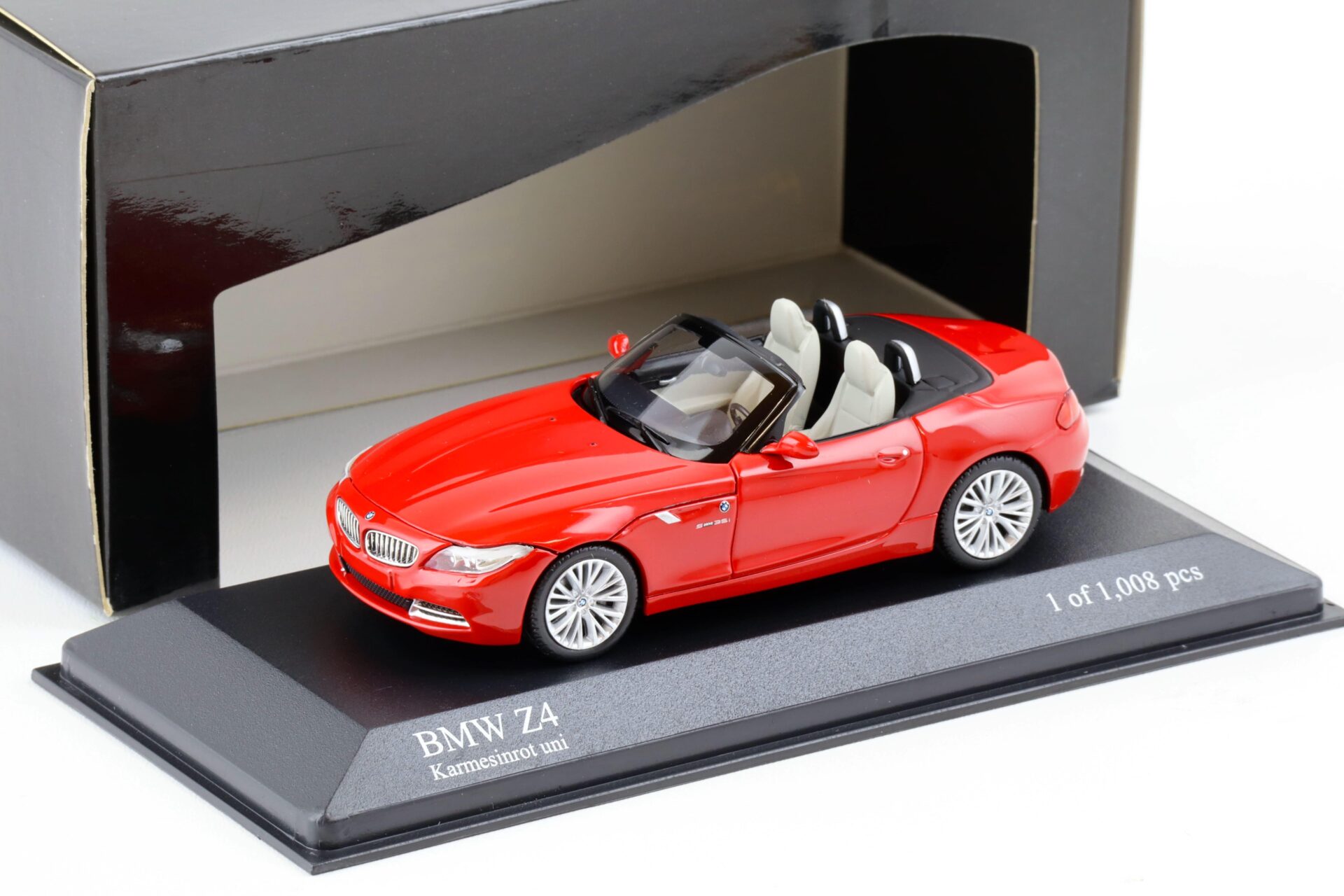 ID 79991 orig 1.jpg 1:43 Minichamps BMW Z4 E89 Roadster sDrive35i Karmesin red 2008