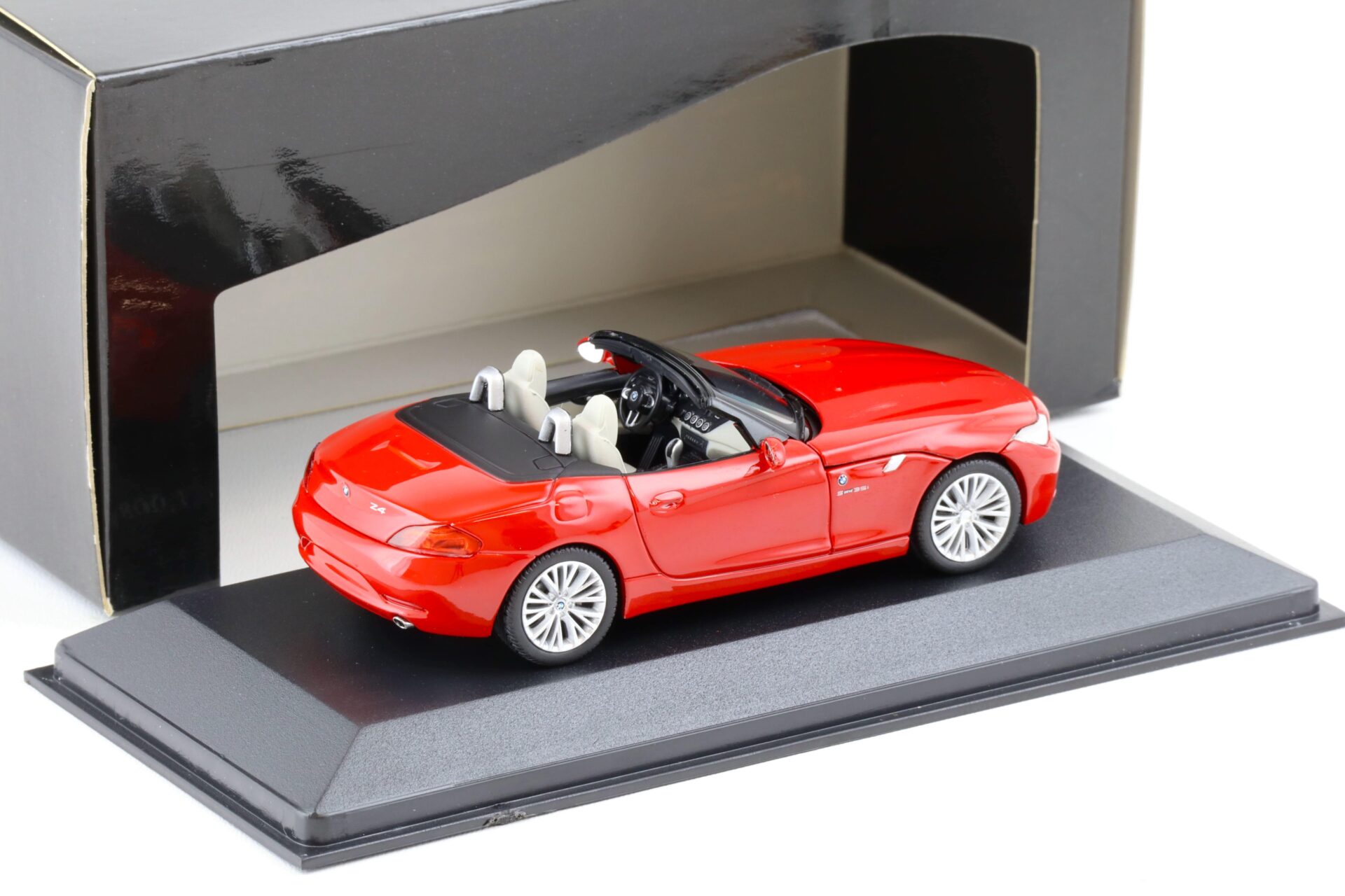1:43 Minichamps BMW Z4 E89 Roadster sDrive35i Karmesin red 2008