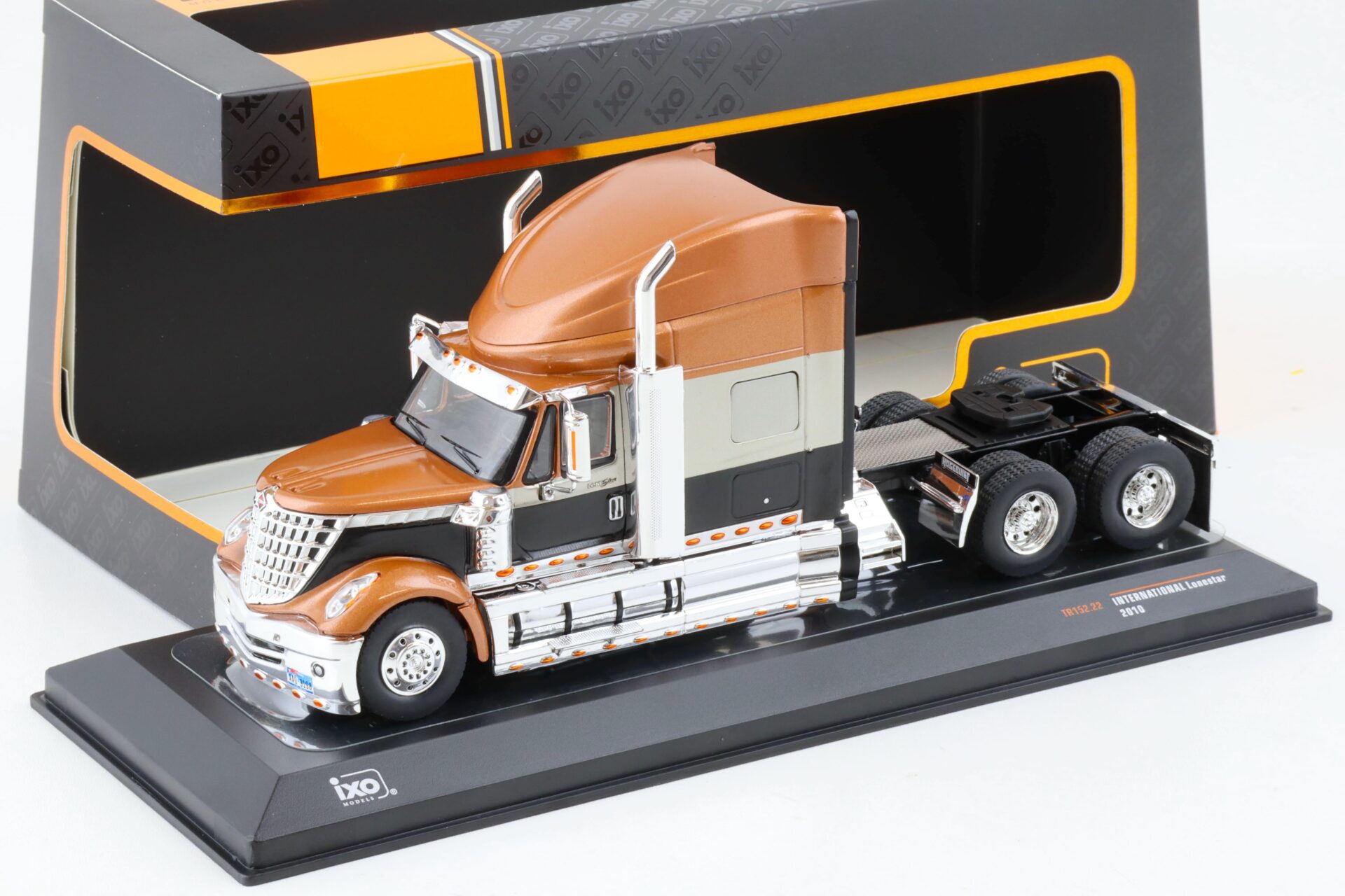 1:43 IXO International Lonestar 2010 SZM Truck brown metallic/ black