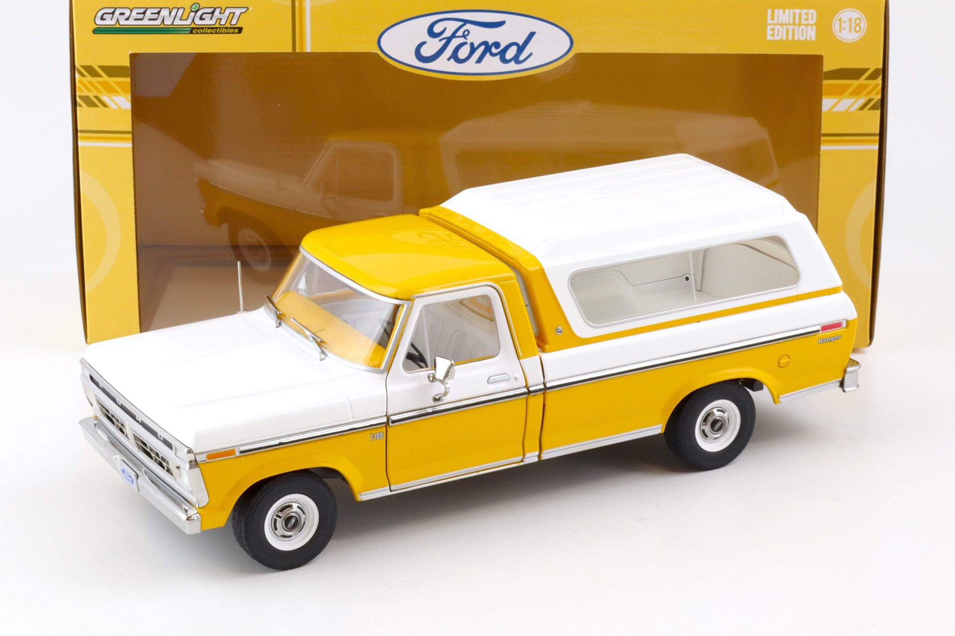 1:18 Greenlight 1976 Ford F-100 Pick Up with removable Hardtop white/ yellow