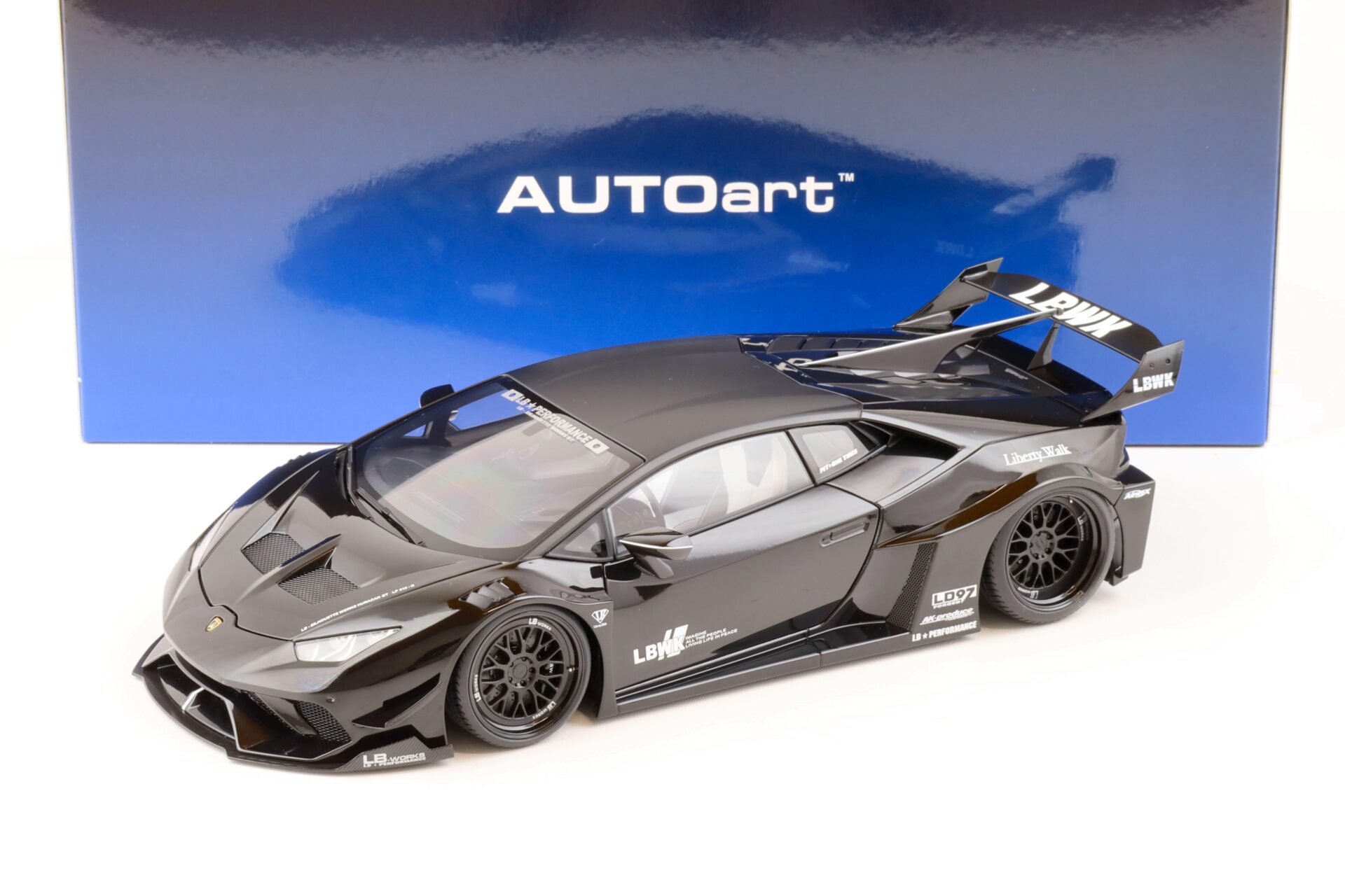 1:18 AUTOart Lamborghini Huracan GT LB-SILHOUETTE Works 2019 black
