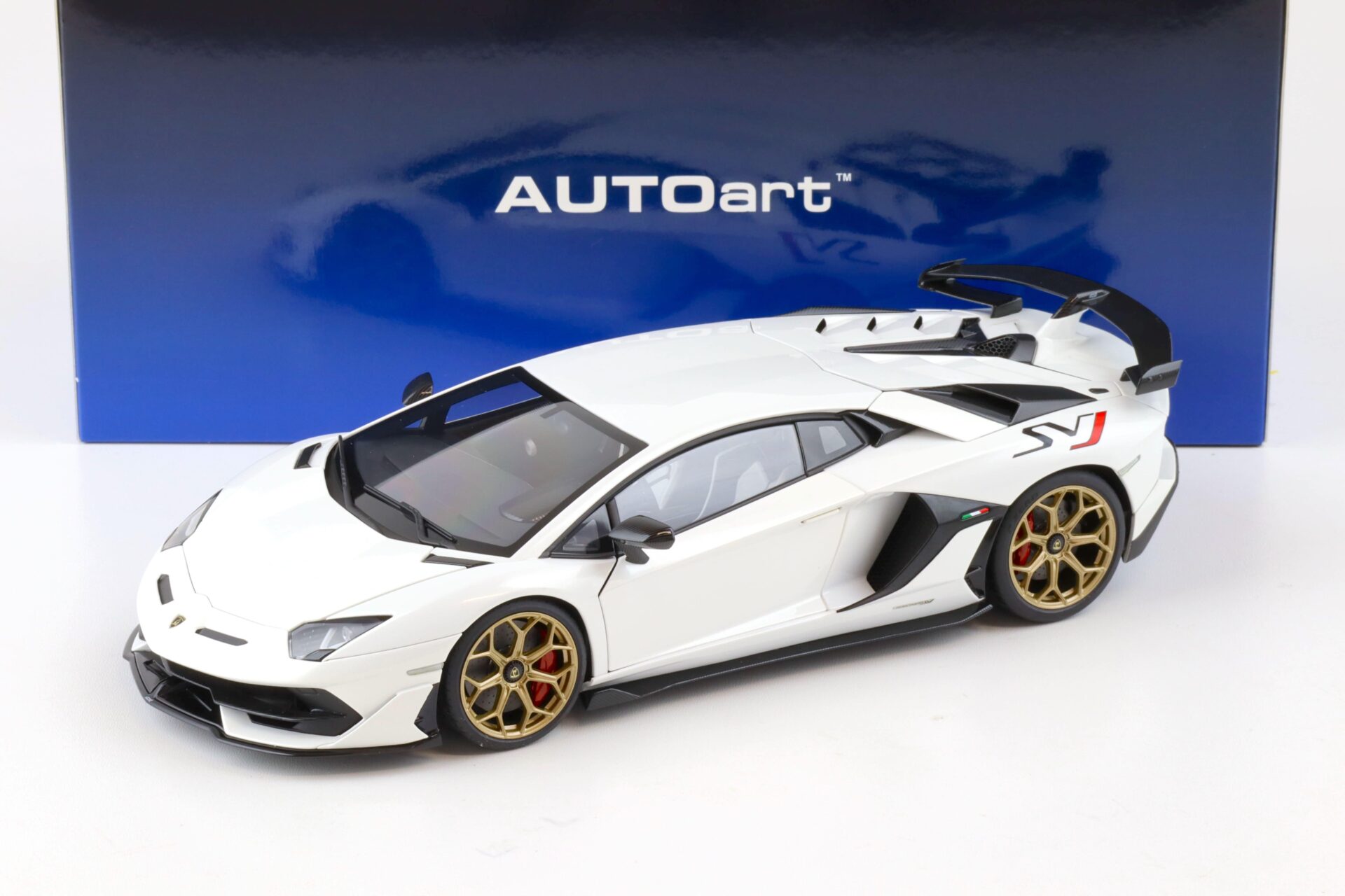 ID 80235 orig 1.jpg 1:18 AUTOart Lamborghini Aventador SVJ 2019 Bianco Asopo/ pearl white