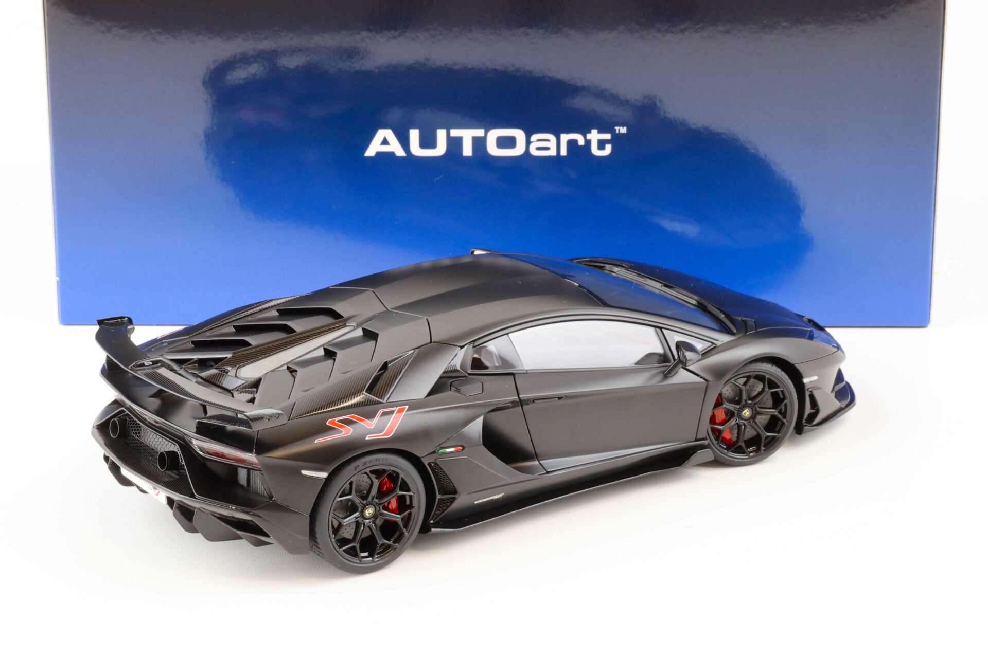 1:18 AUTOart Lamborghini Aventador SVJ 2019 Nero Nemesis/ matt black
