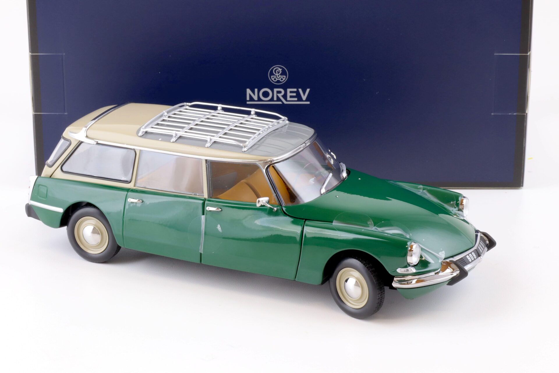 1:18 Norev Citroen ID 19 Break 1967 Jura green - Limited 300 pcs.