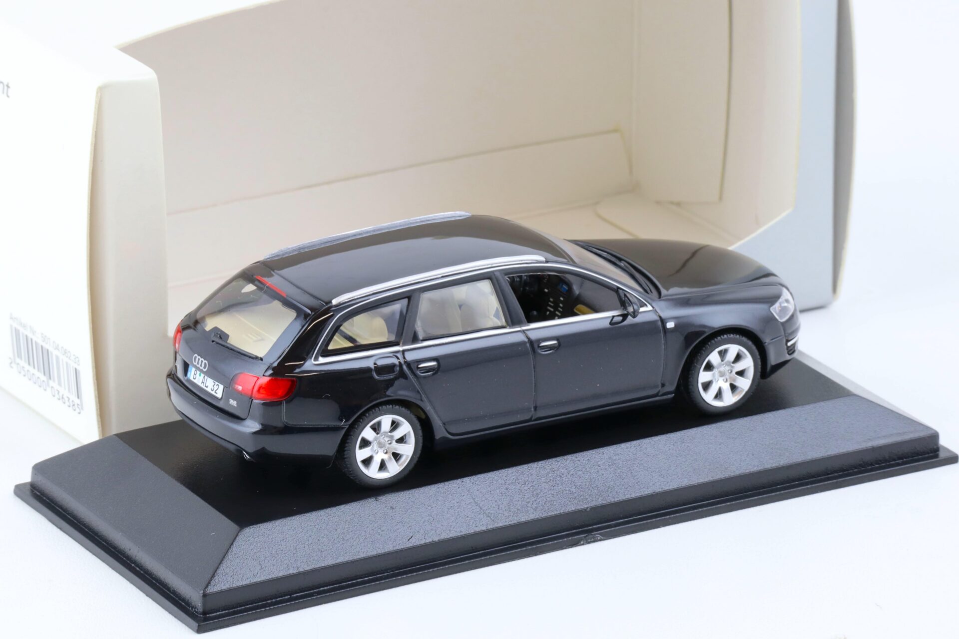 1:43 Minichamps Audi A6 Avant C6 black DEALER VERSION