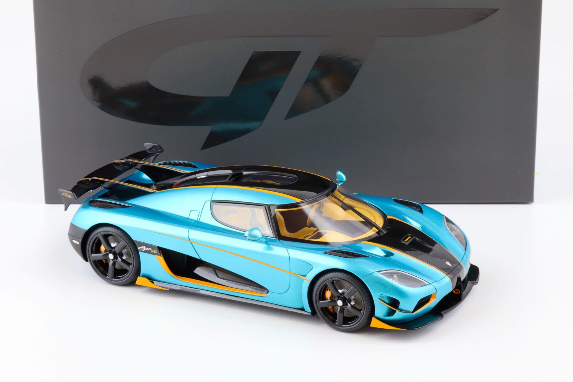 1:18 GT Spirit GT390 Koenigsegg Agera RSR blue metallic/ black 2016