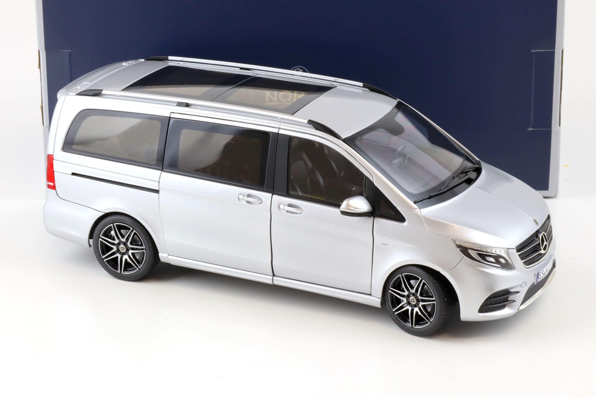 1:18 Norev Mercedes V-Klasse V-Class AMG-Line VAN silver metallic 2018