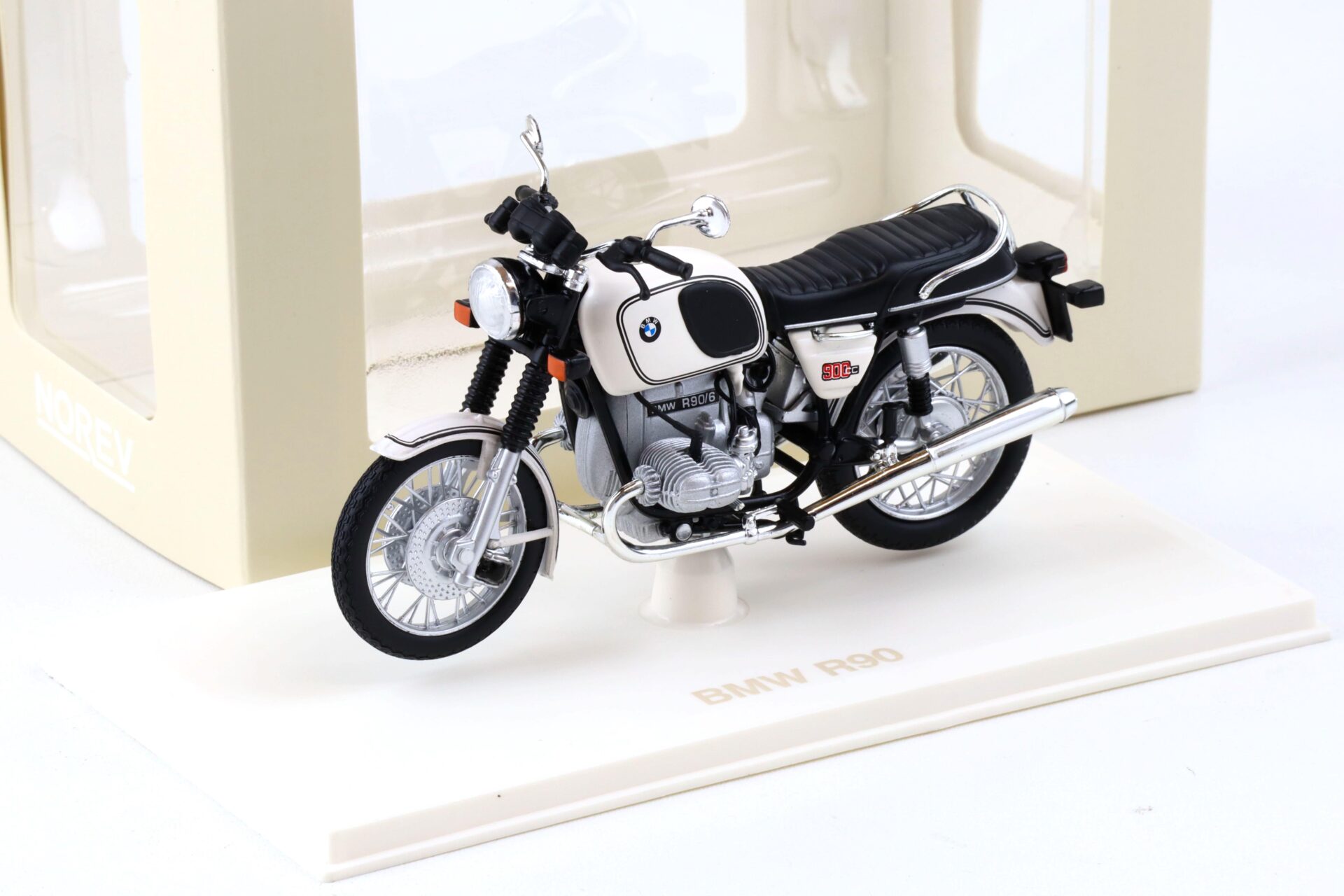 1:18 Norev BMW R90/6 Motorrad Bike 1974 white
