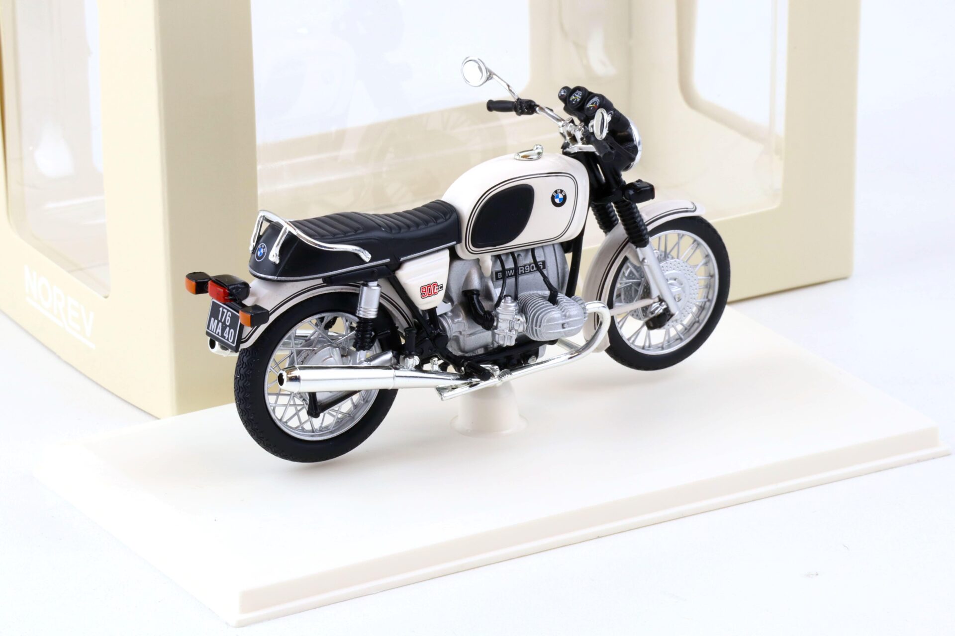 1:18 Norev BMW R90/6 Motorrad Bike 1974 white