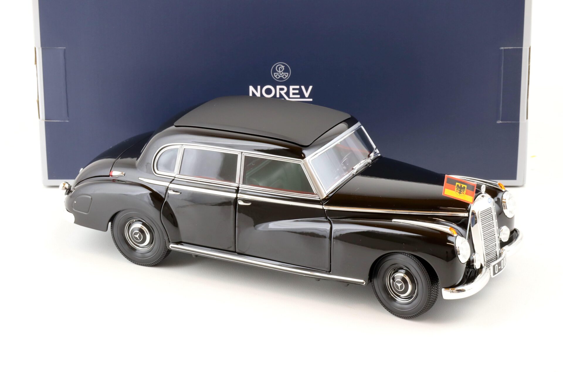 1:18 Norev Mercedes 300 (W186) Konrad Adenauer 1955 black