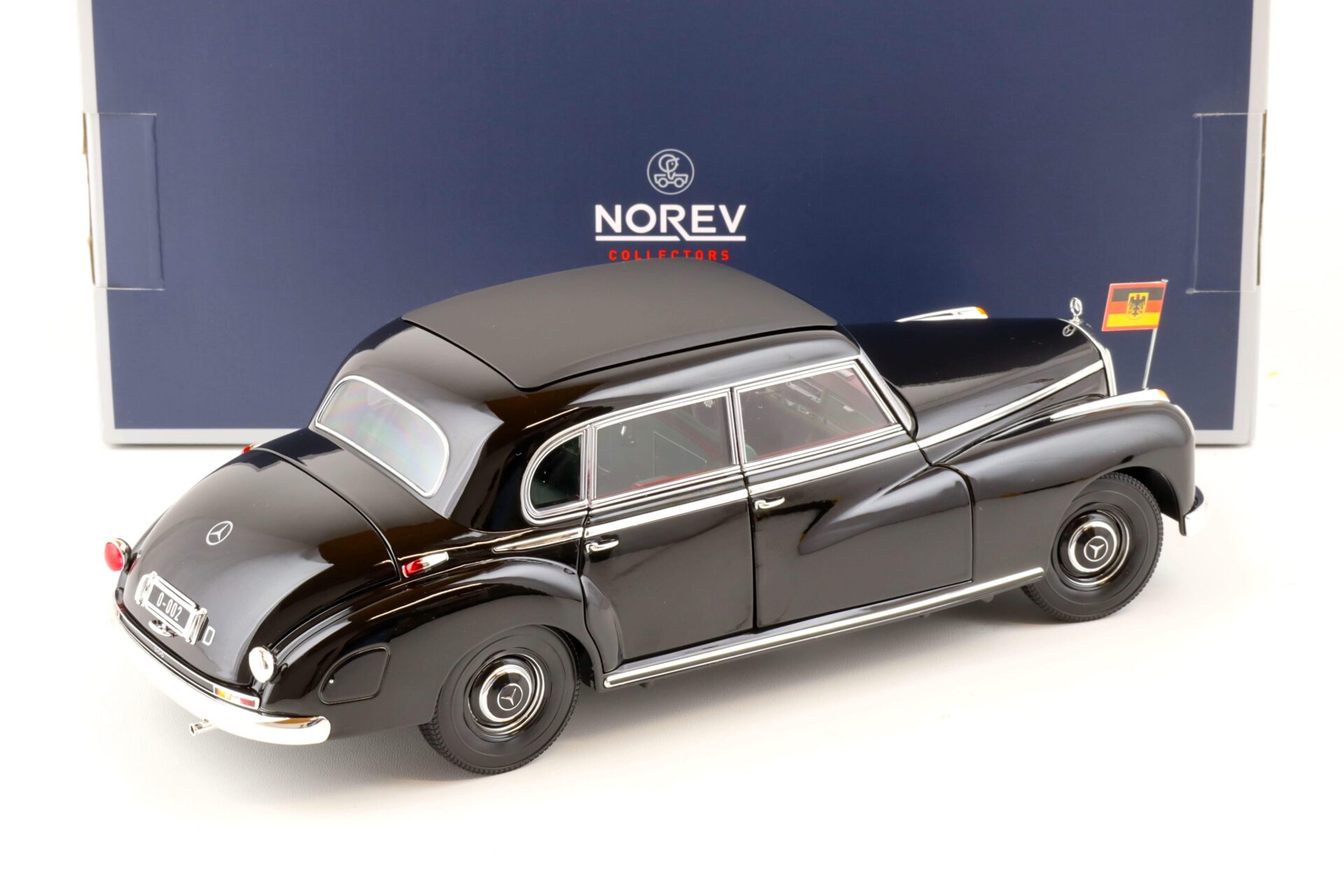 1:18 Norev Mercedes 300 (W186) Konrad Adenauer 1955 black