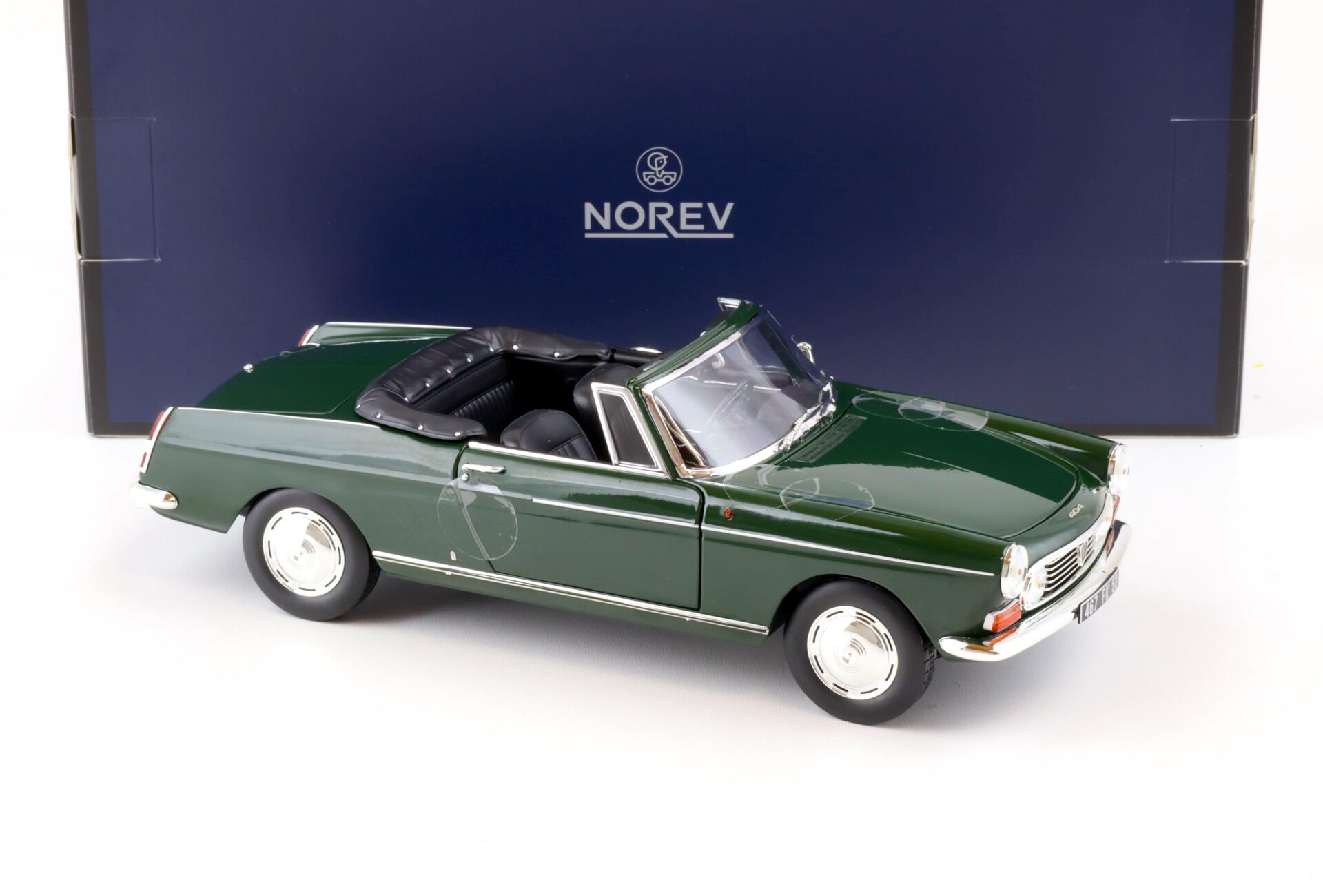 1:18 Norev Peugeot 404 Cabriolet 1967 Antique green - Limited 200 pcs.
