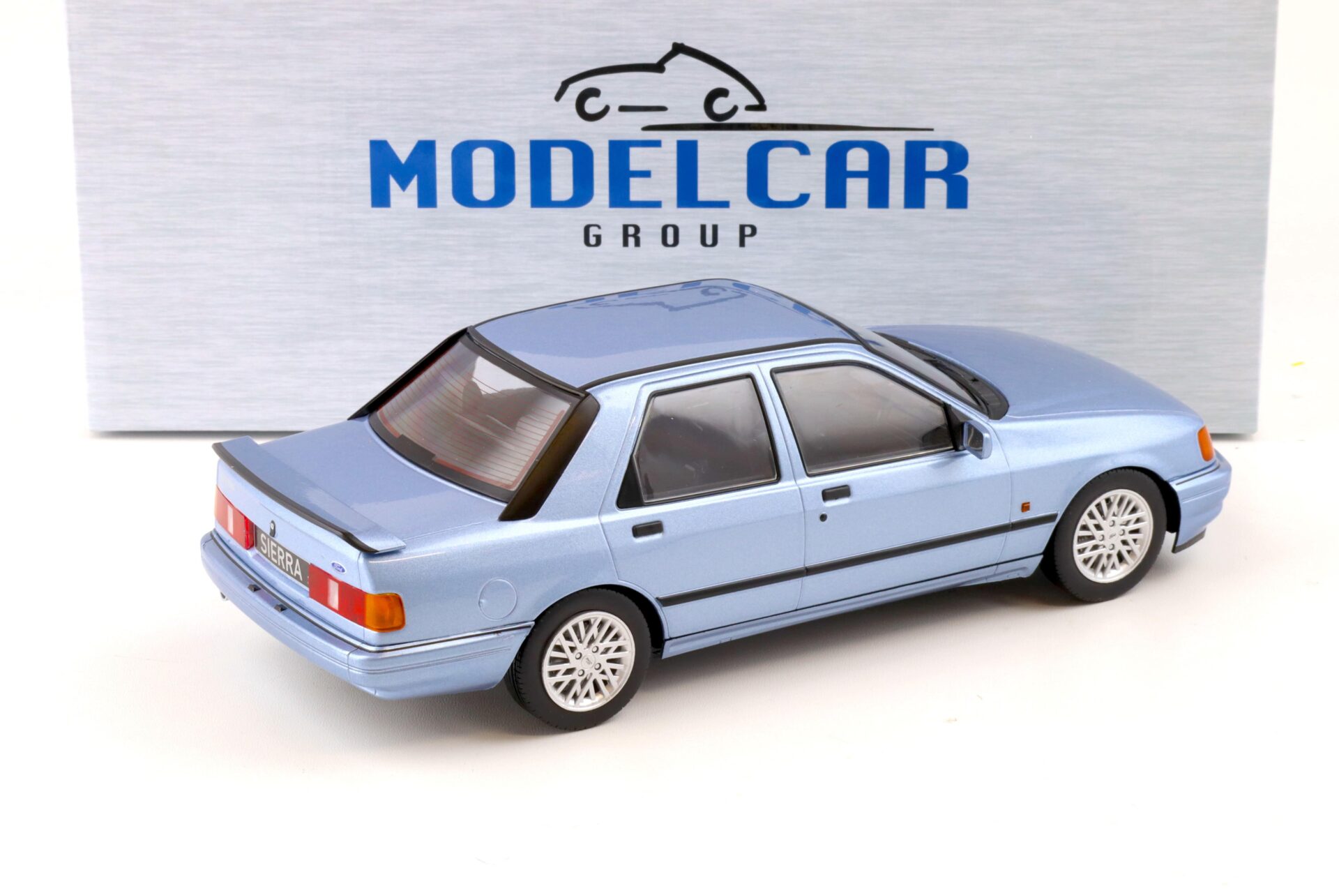 1:18 MCG Ford Sierra Cosworth blue metallic