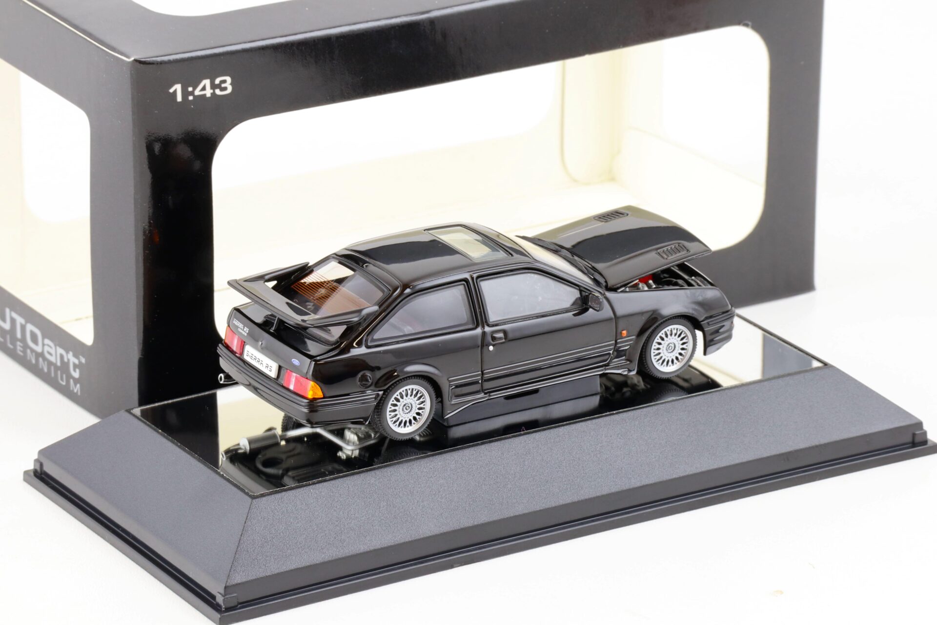 1:43 AUTOart Ford Sierra RS Cosworth 1987 black 52861