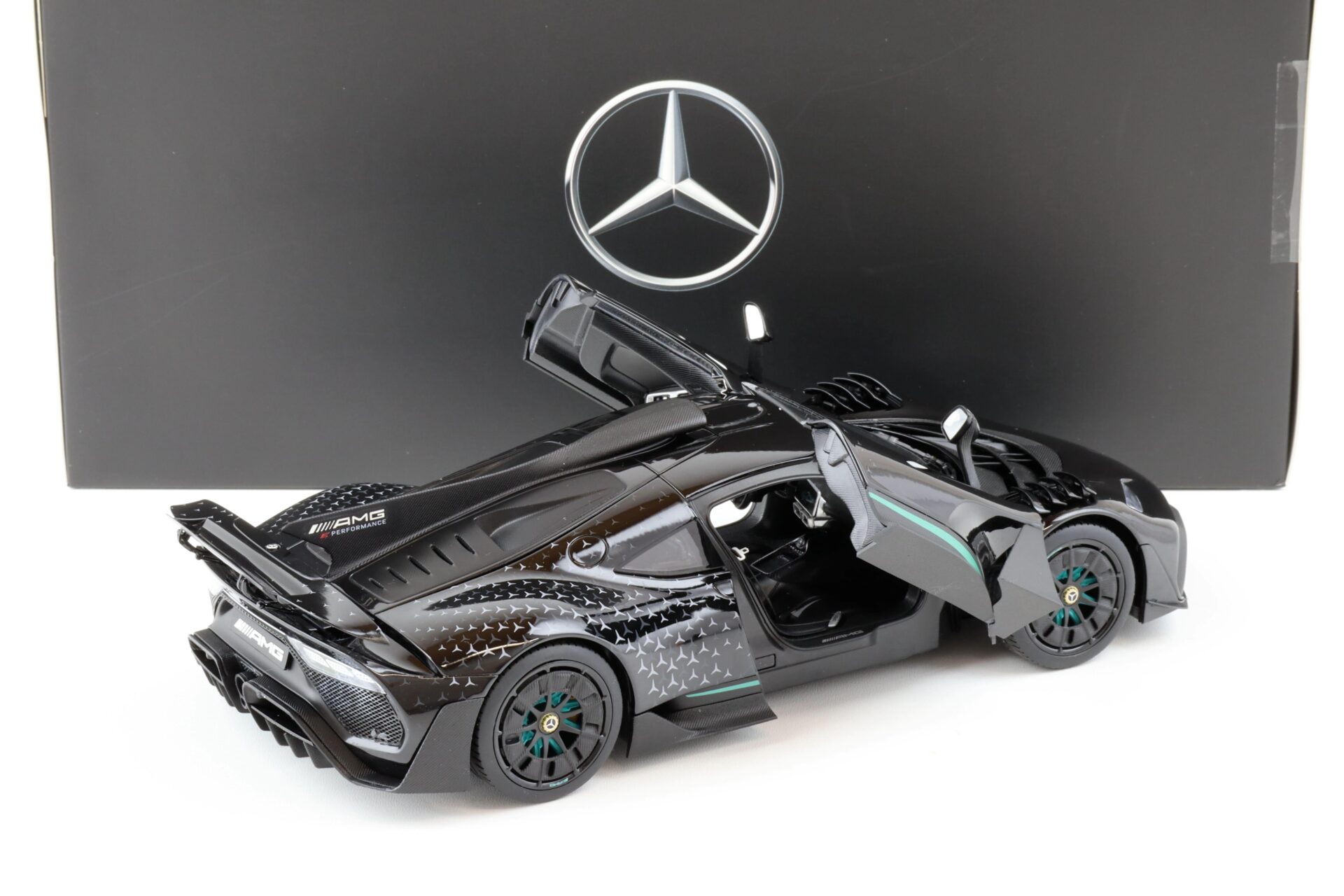 1:18 NZG Mercedes AMG ONE (C298) hyper black 2022 DEALER VERSION