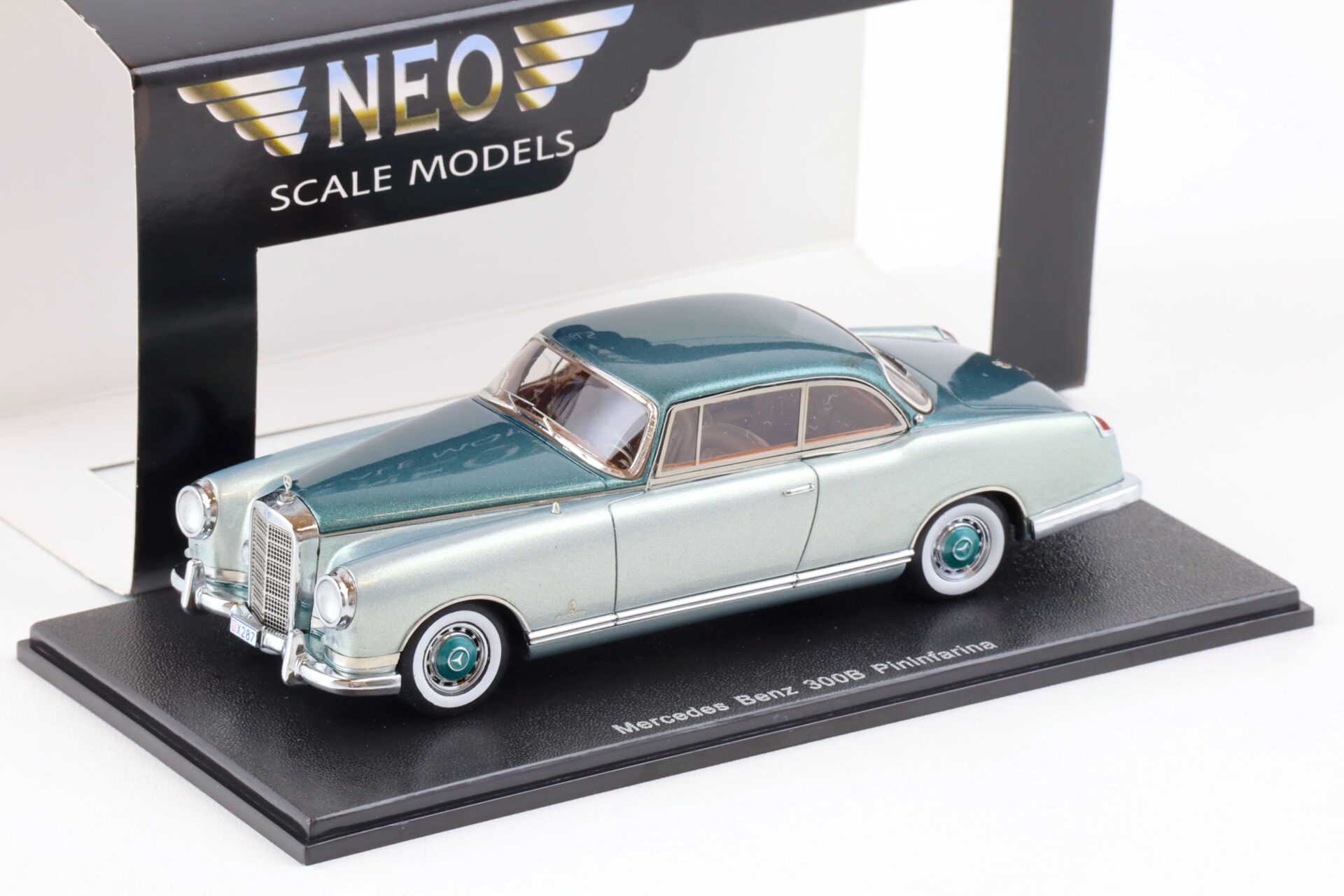 1:43 NEO Mercedes 300B Pininfarina Coupe 2-tone metallic green