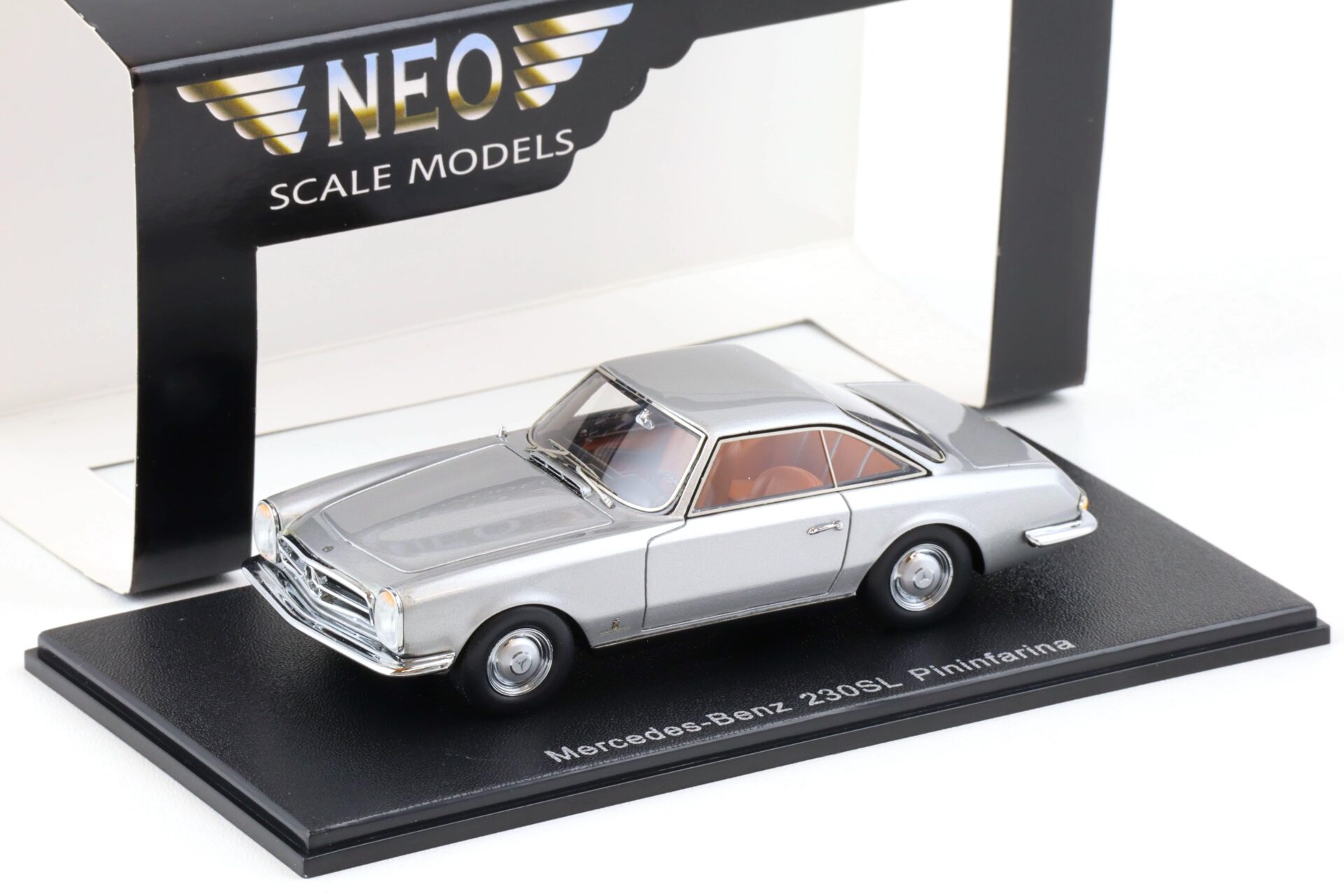 ID 80774 orig.jpg 1:43 NEO Mercedes 230SL Pininfarina Coupe silver