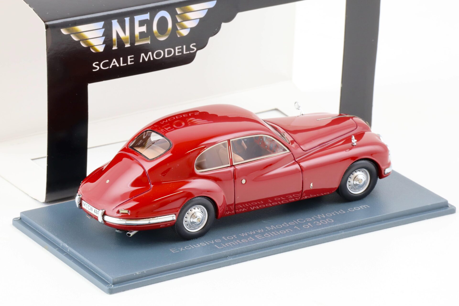 1:43 NEO Bristol 401 dark red 1948 MCW Limited 300 pcs.