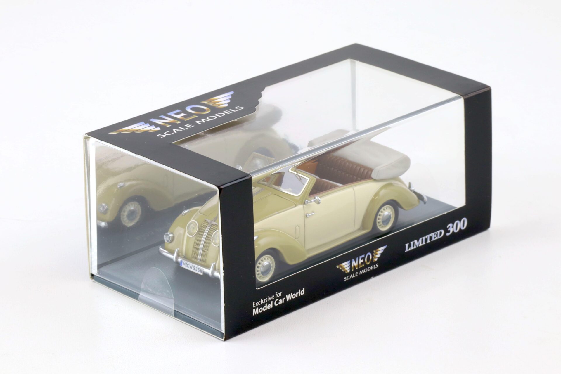 1:43 NEO Adler 2.5L Convertible green/ creme MCW Limited 300 pcs.
