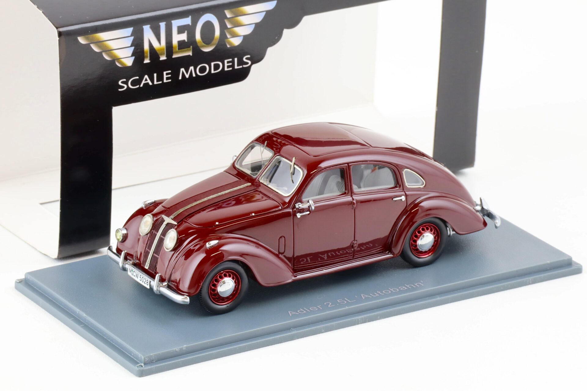 ID 80837 orig 1.jpg 1:43 NEO Adler 2.5L Autobahn dark red MCW Limited 300 pcs.