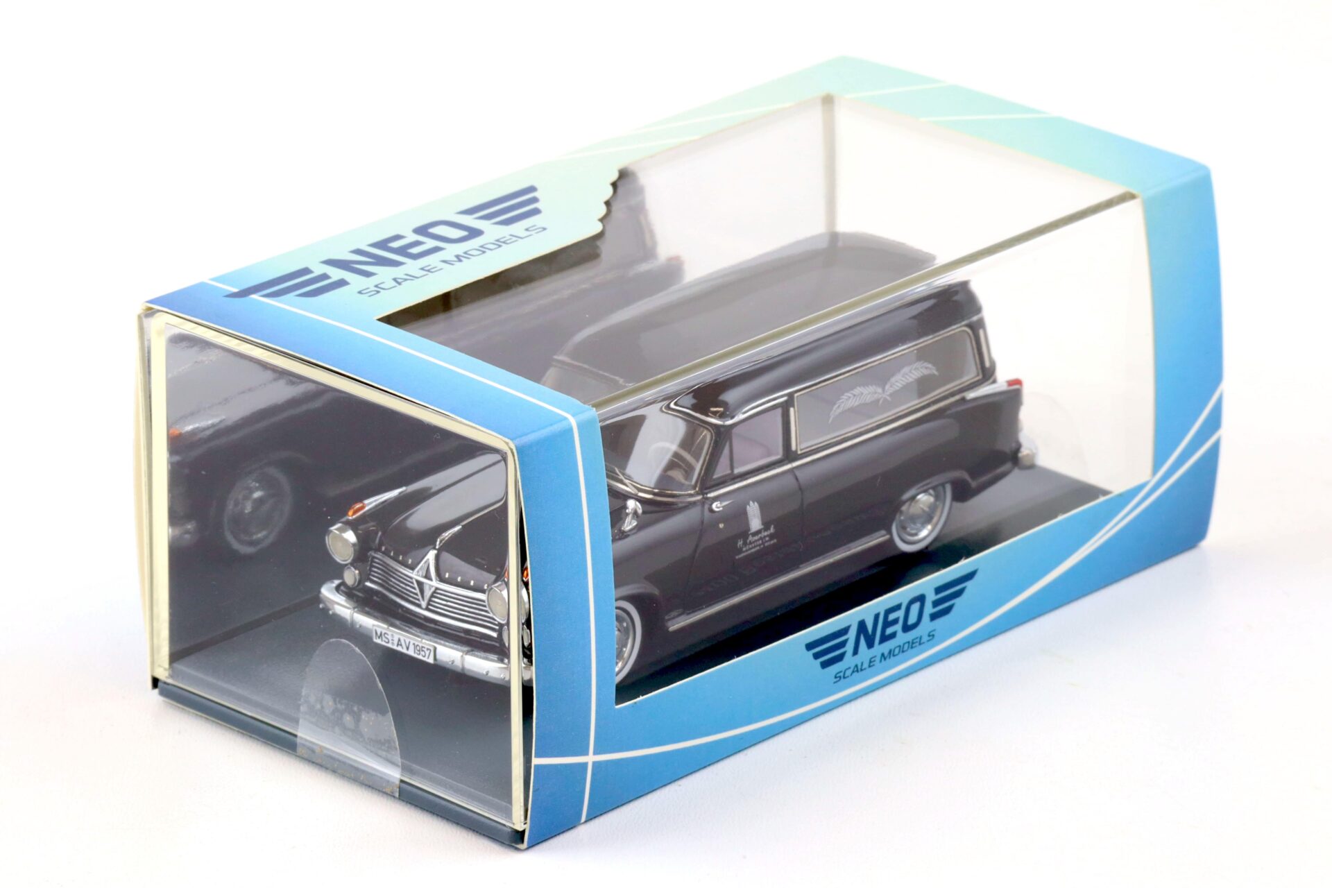 1:43 NEO Borgward Hansa 2400 Bestattungswagen black