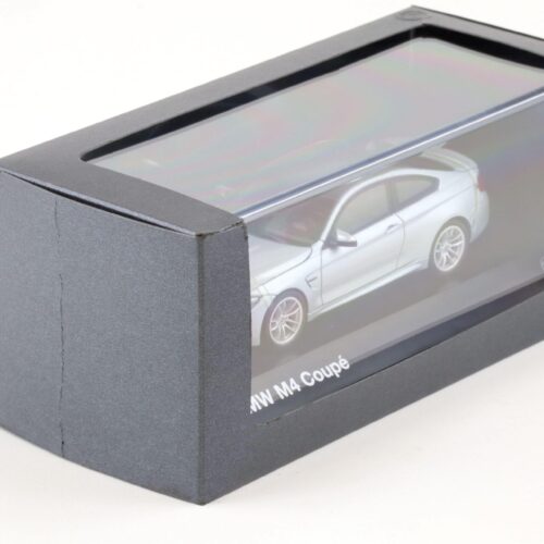 1:43 Herpa BMW M4 (F82) Coupe Silverstone II metallic DEALER VERSION
