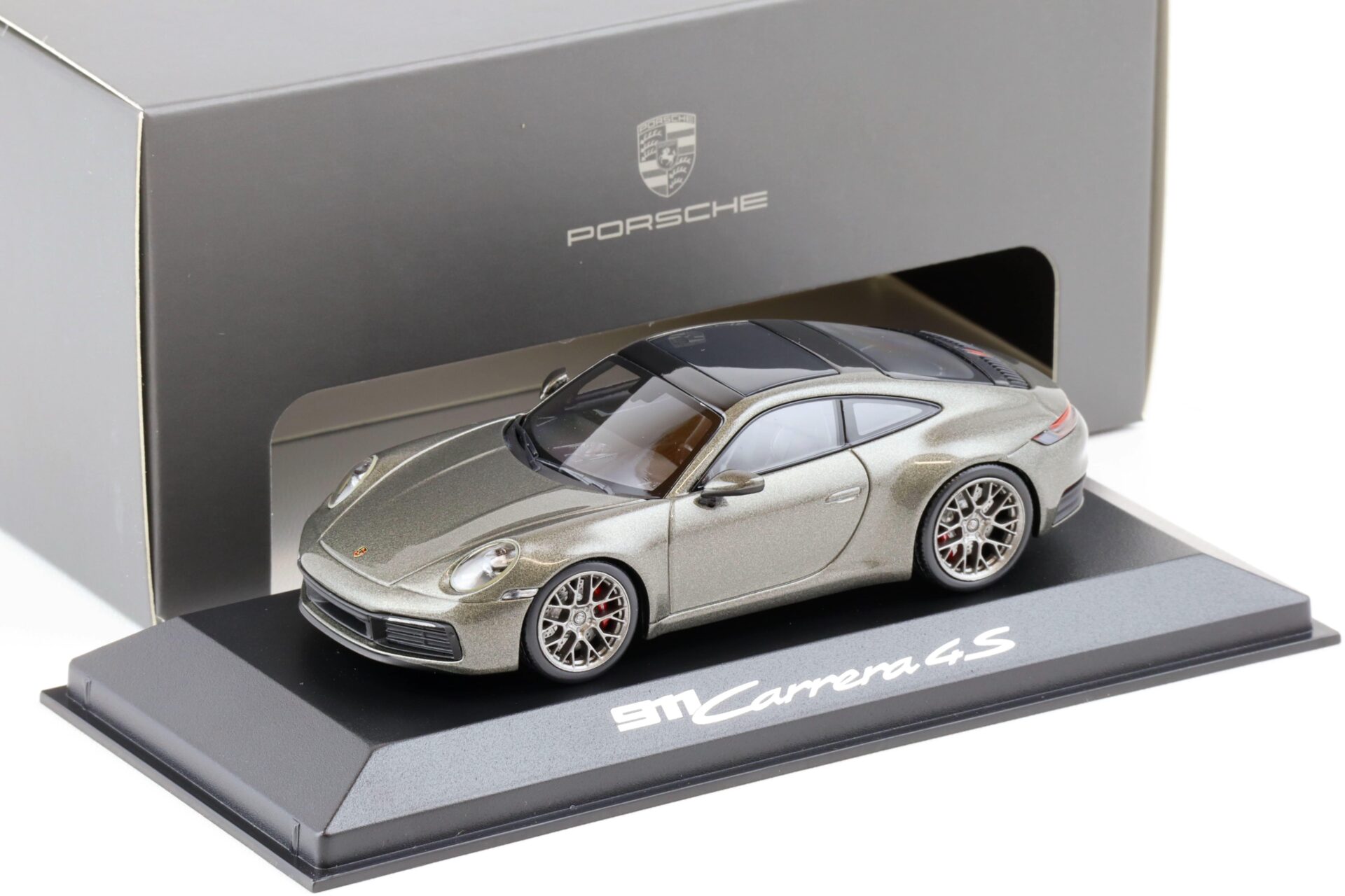 1:43 Minichamps Porsche 911 (992) Carrera 4S Coupe Aventurine green DEALER