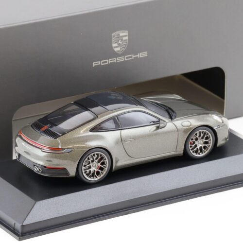 1:43 Minichamps Porsche 911 (992) Carrera 4S Coupe Aventurine green DEALER