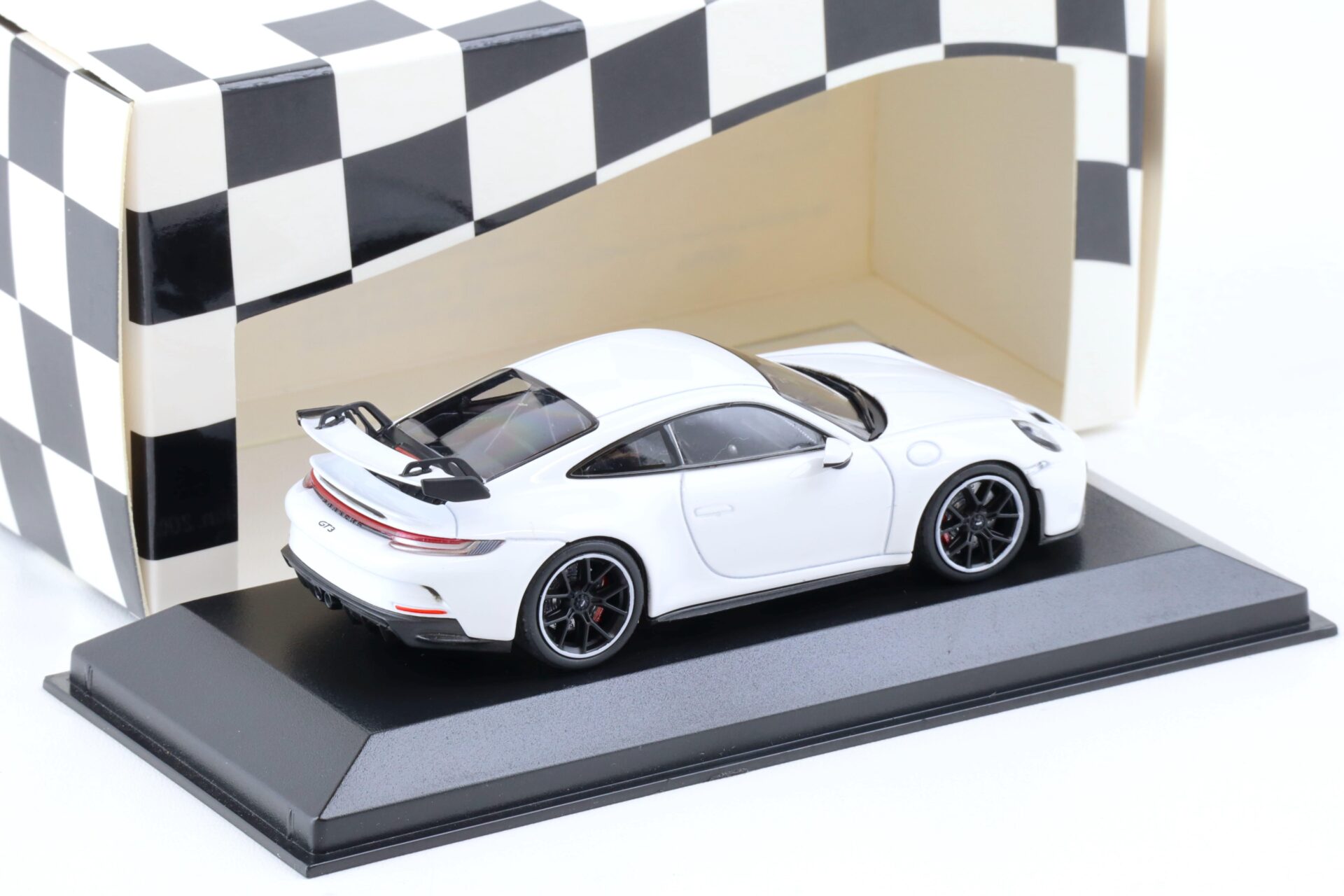 1:43 Minichamps Porsche 911 (992) GT3 Coupe 2020 white/ black wheels Ltd. 200 pcs.