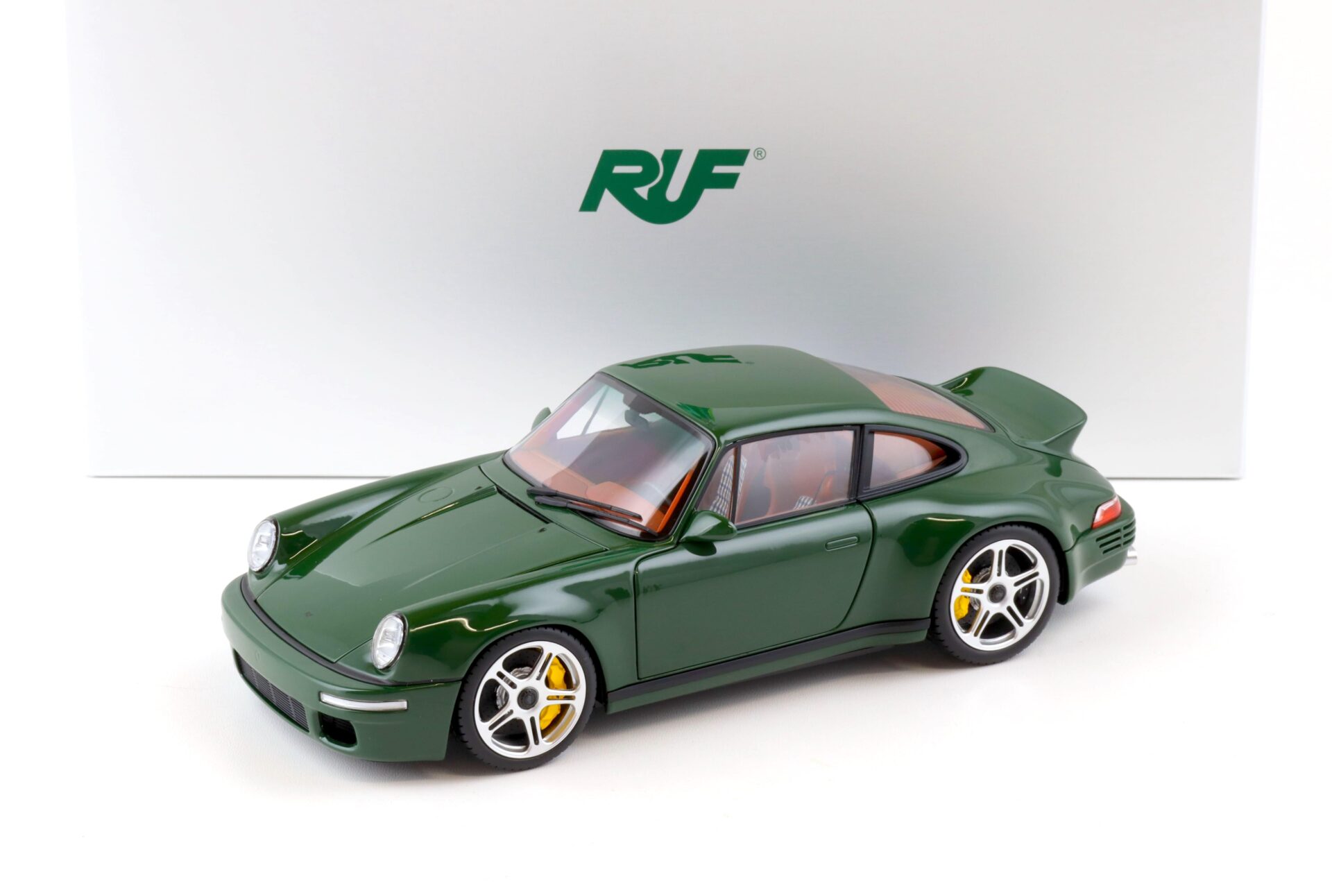 ID 80952 orig.jpg 1:18 Almost Real Porsche 911 RUF SCR Coupe Irish green 2018