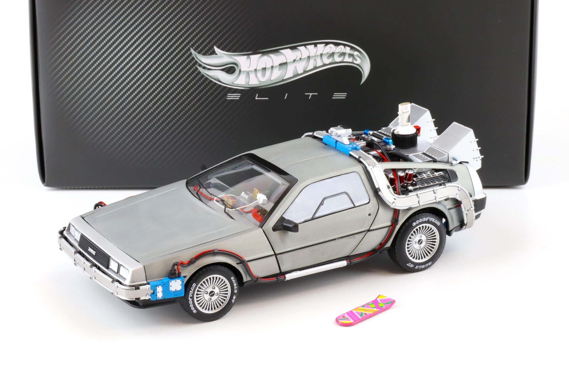 1:18 Hot Wheels Elite DMC DeLorean Back to the Future time Machine BCJ97