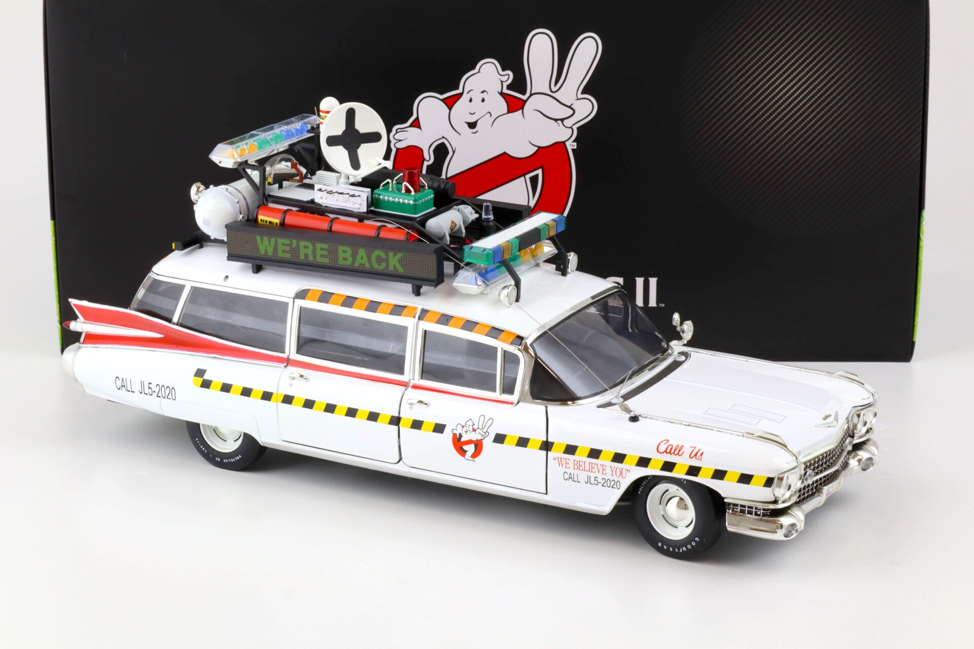 1:18 Hot Wheels Elite 1959 Cadillac Miller GHOSTBUSTERS ECTO 1A white X5470