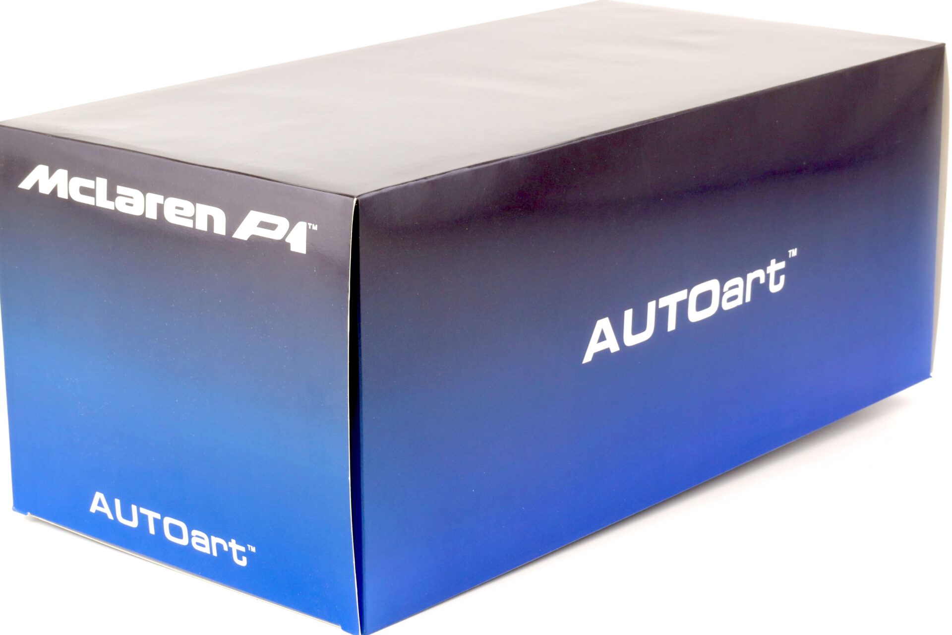 1:12 AUTOart 2013 McLaren P1 matt black/ red accents 12241