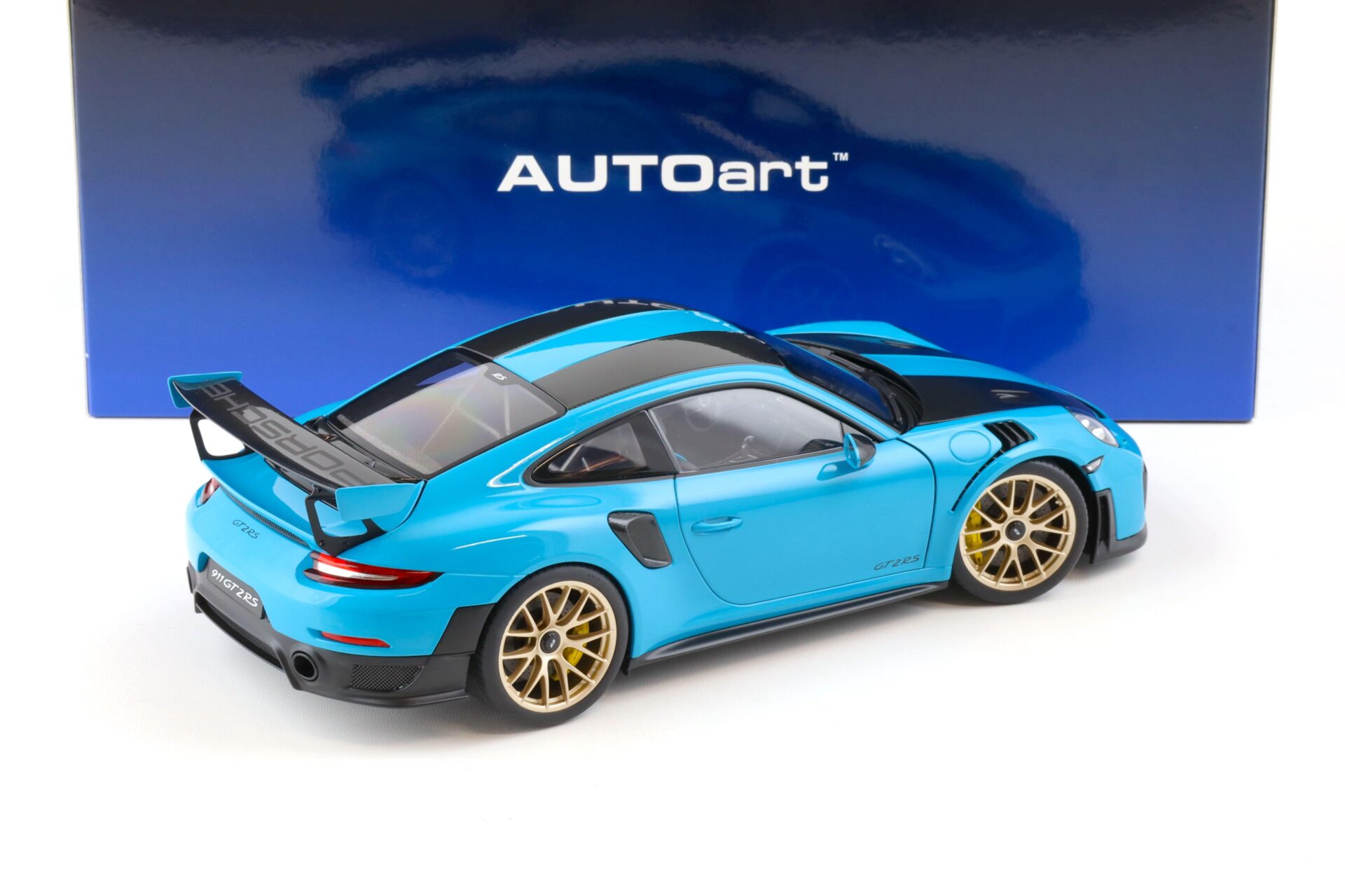 1:18 AUTOart Porsche 911 (991.2) GT2 RS 2017 Weissach Package Miami blue 78175
