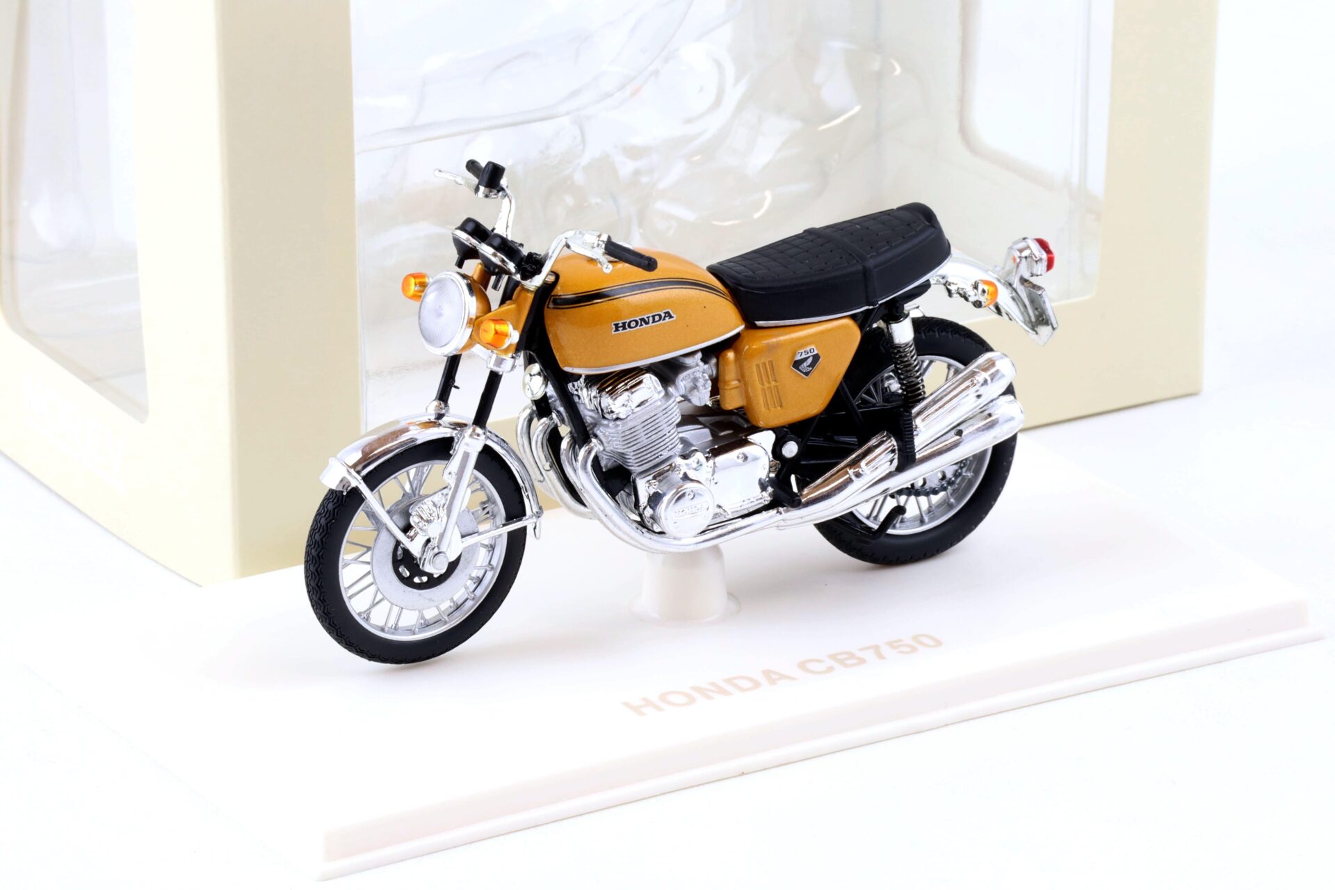 ID 81592 orig 1.jpg 1:18 Norev 1969 Honda CB750 Motorrad Bike orange metallic 182025