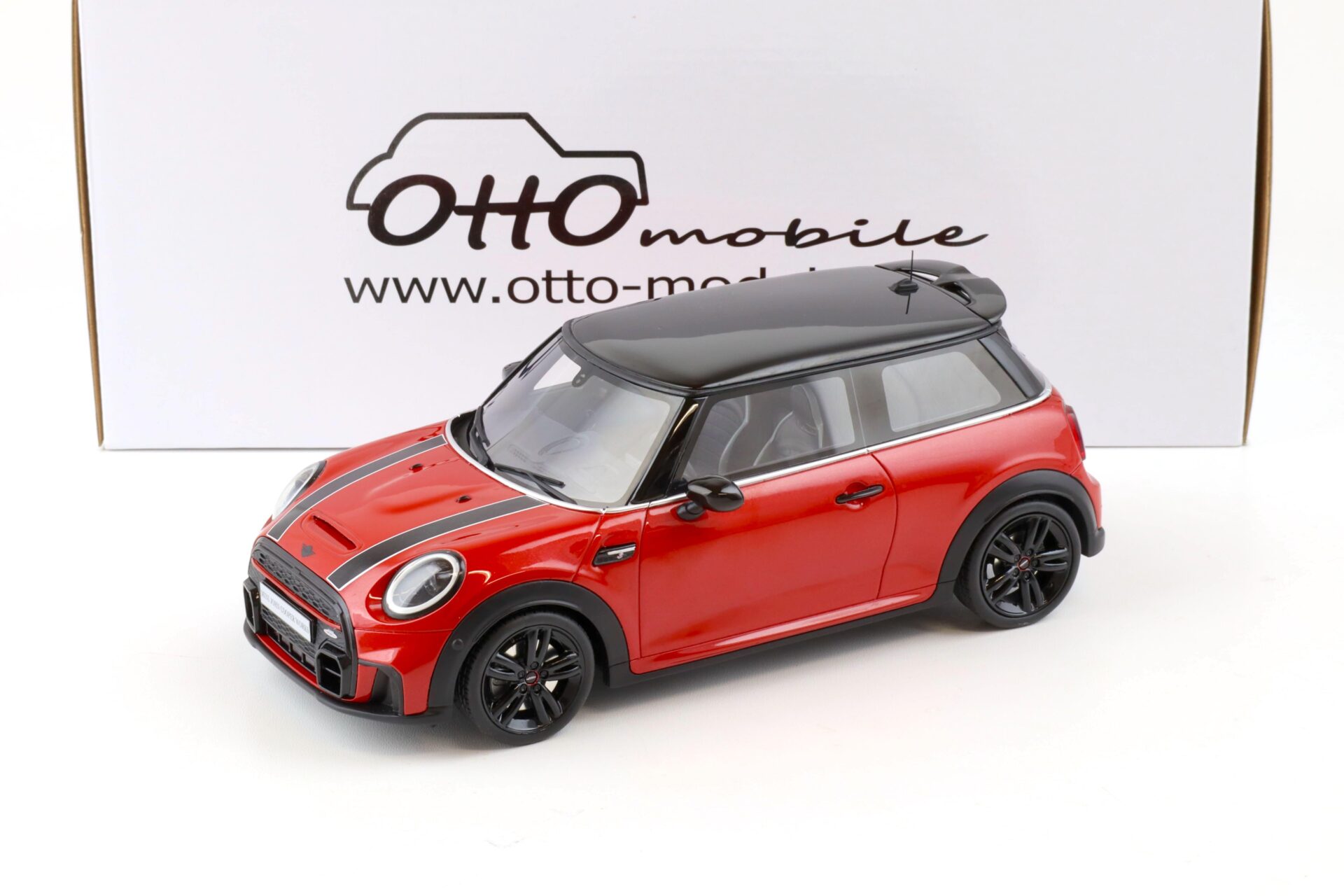 ID 81610 orig 1.jpg 1:18 OTTO mobile OT984 Mini Cooper S JCW John Cooper Works Package red 2021