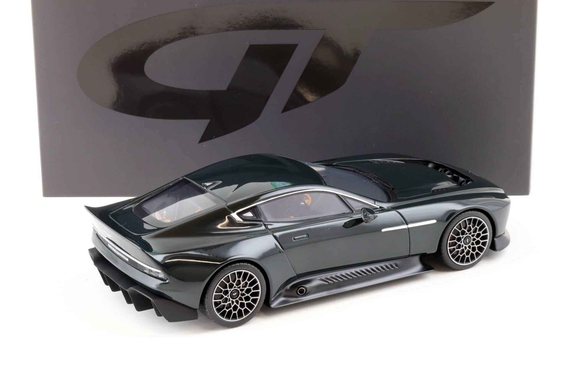 1:18 GT Spirit GT428 Aston Martin Victor Coupe dark green 2021