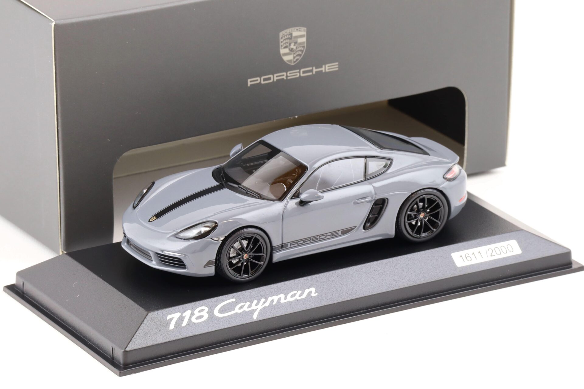 ID 81757 orig 1.jpg 1:43 Minichamps Porsche 718 Cayman Style Edition Arctic grey WAP DEALER