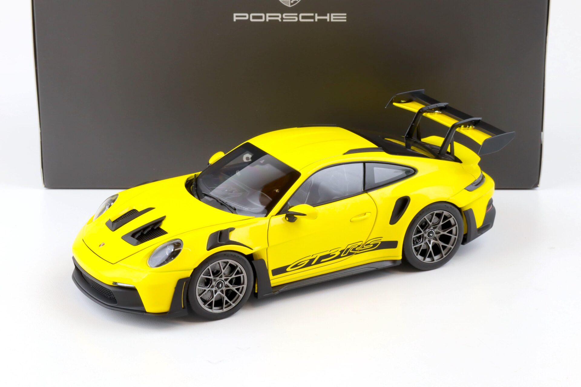 1:18 Norev Porsche 911 (992) GT3 RS Coupe 2022 Racing yellow WAP DEALER
