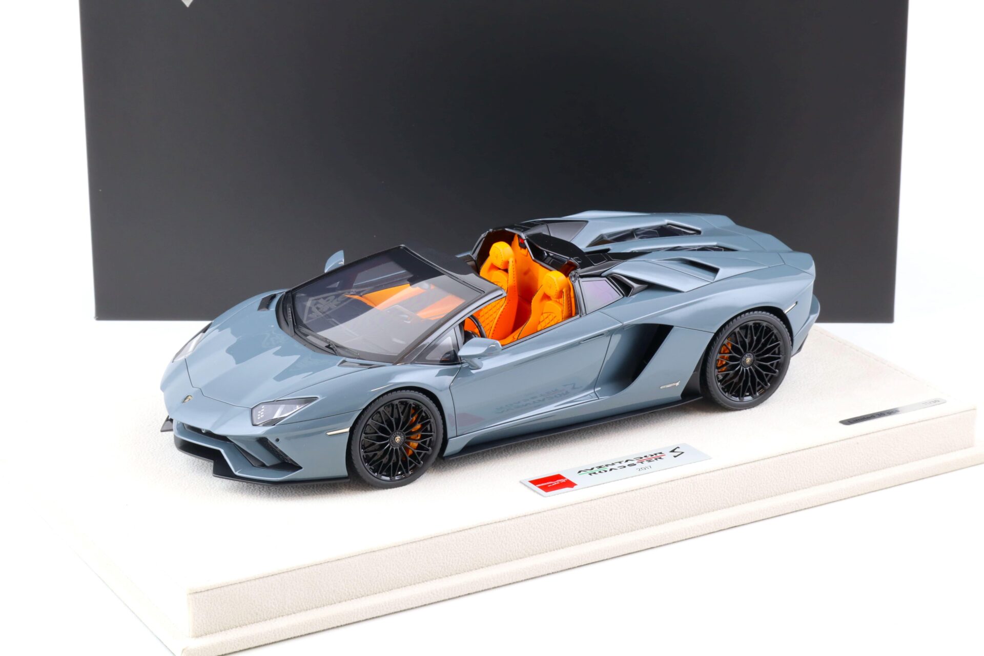 ID 81905 orig.jpg 1:18 EIDOLON MAKE UP Lamborghini Aventador S Roadster Grigio Telesto - Limited 30 pcs.
