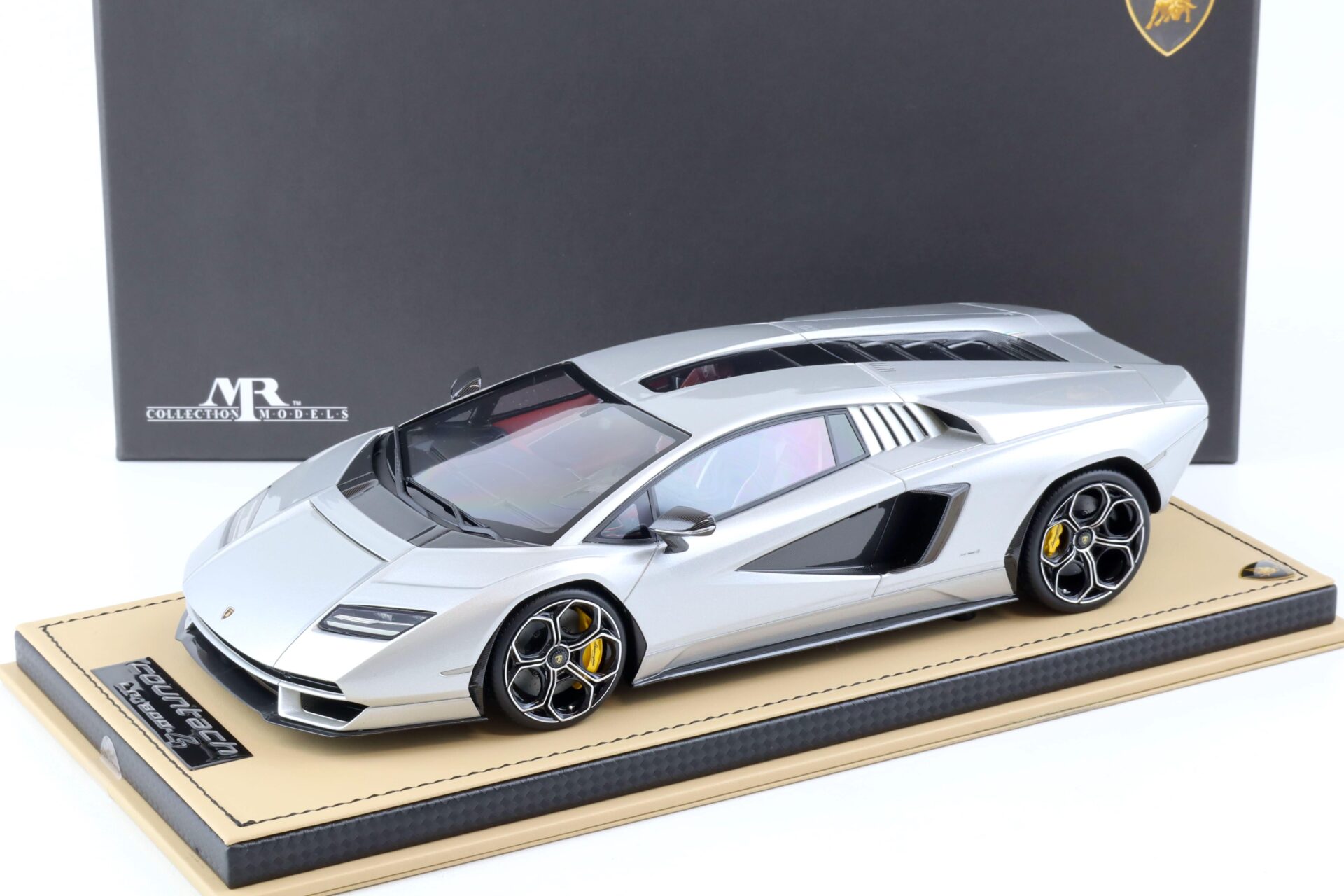 1:18 MR Collection Lamborghini Countach LPI 800-4 Argento Luna - Limited 49 pcs.