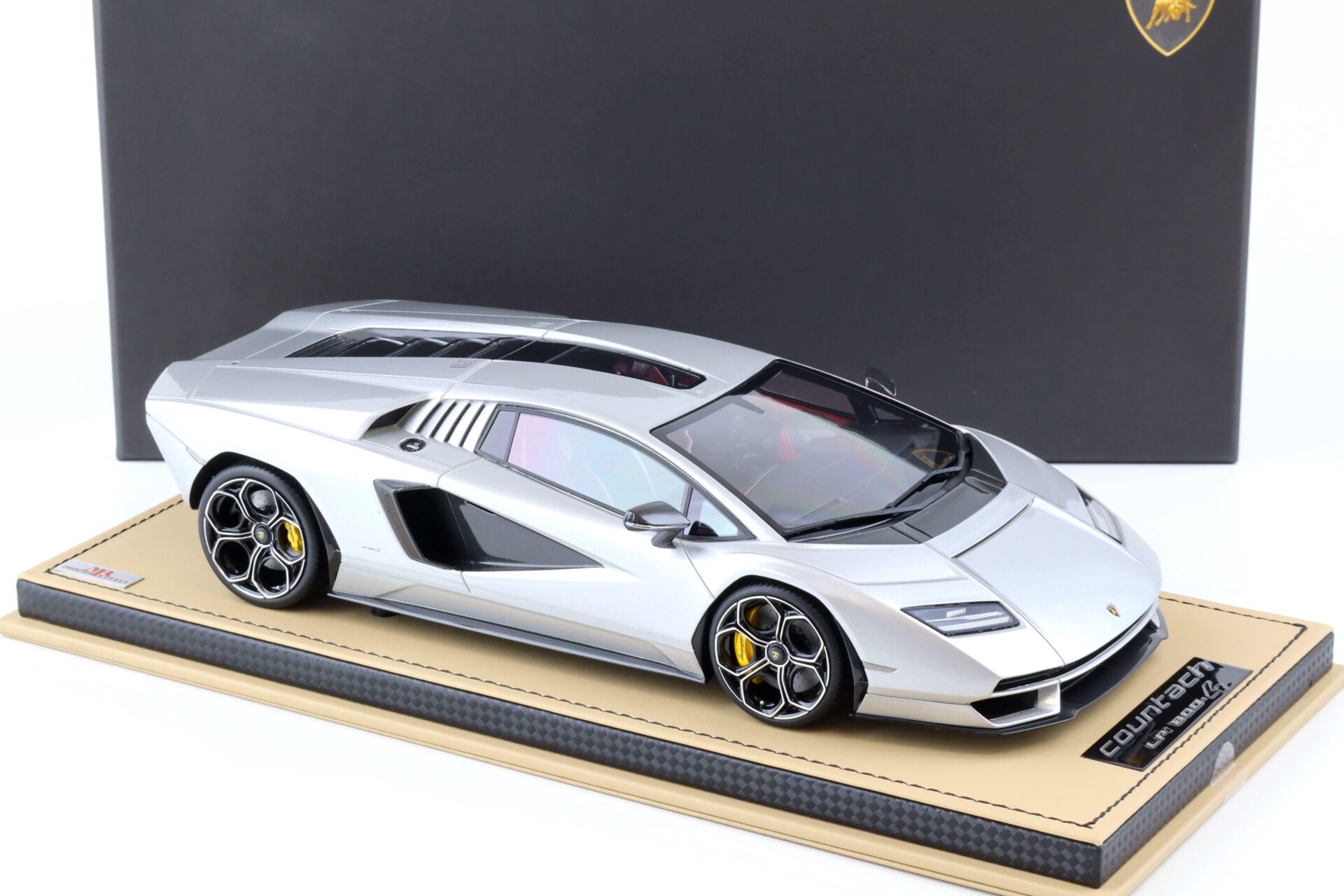 1:18 MR Collection Lamborghini Countach LPI 800-4 Argento Luna - Limited 49 pcs.